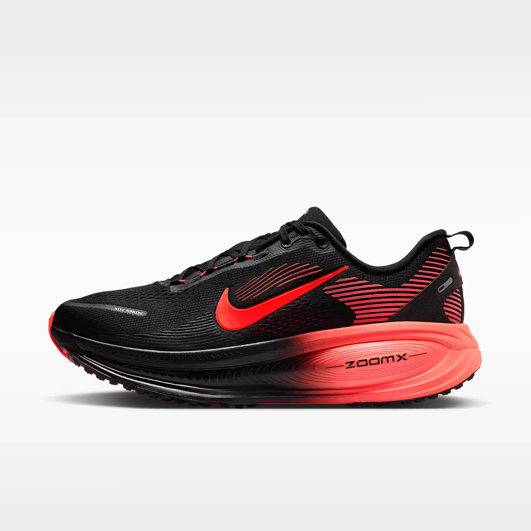 000000_Nike-Vomero-18_Bred_HM6803-019_img0