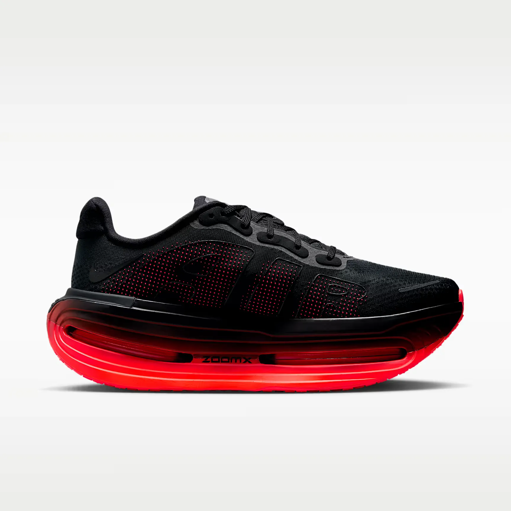 000000_Nike-Vomero-Premium_Black-Bright-Crimson_HQ2050-002_img2
