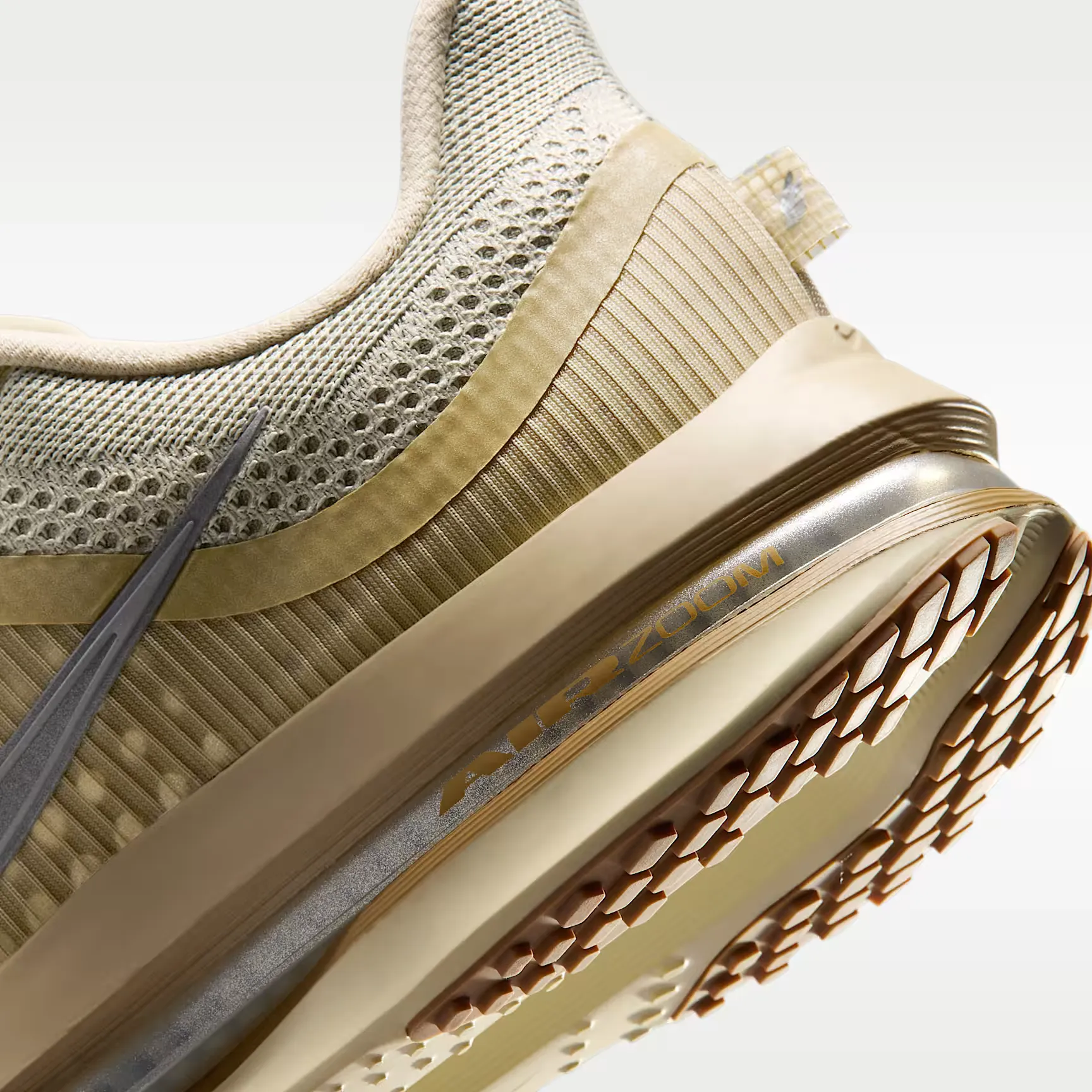 000000_Nike-Pegasus-Premium_Desert-Khaki-Metallic-Silver_IM8342-200_img7