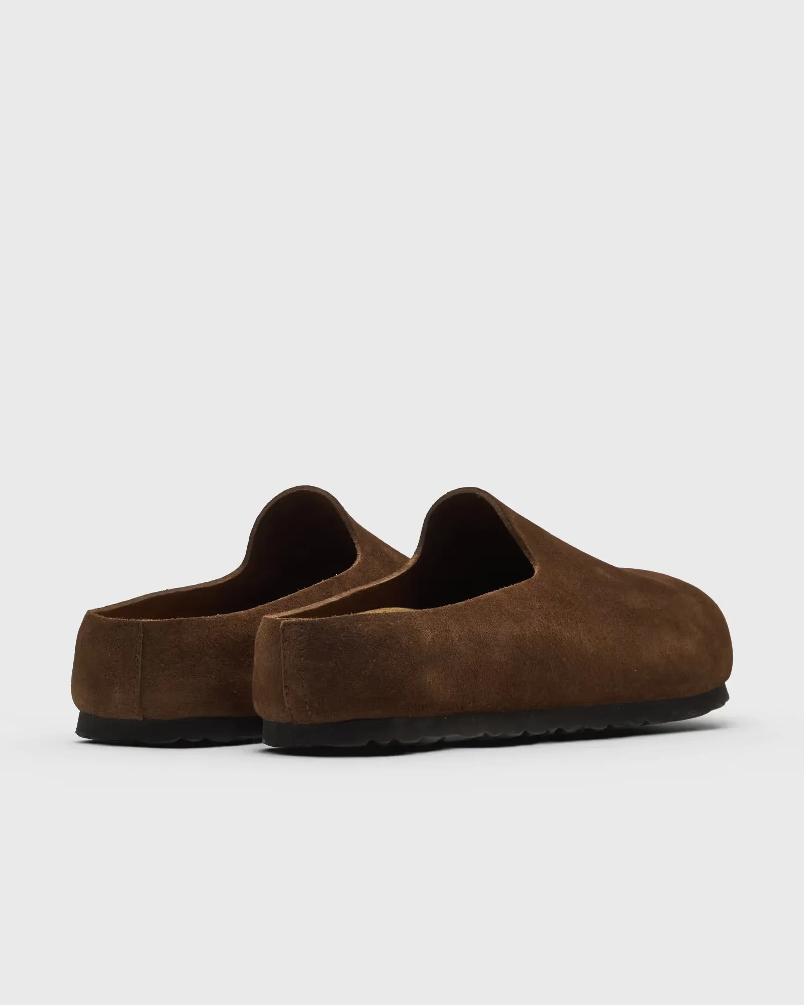 000000_Birkenstock-Amsterdam-Wrapped-Suede-Leather_Carafe_1032515_img3