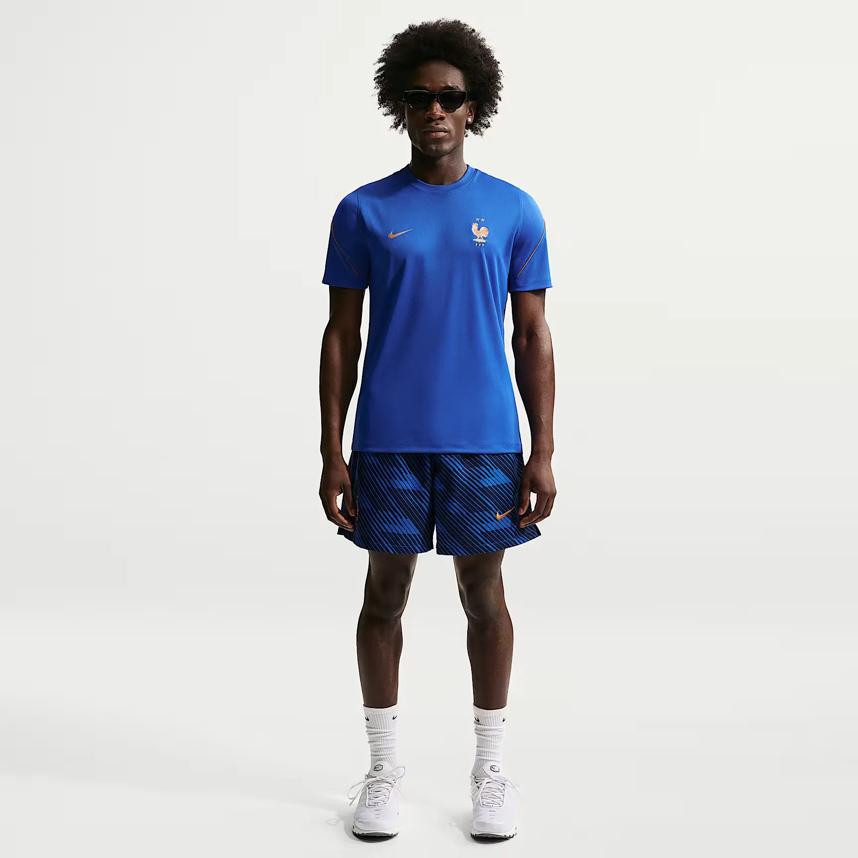 000000_Nike-Dri-FIT-FFF-Strike-Short-Sleeve-Top_Game-Royal-Blackened-Blue_IB6413-480_img3