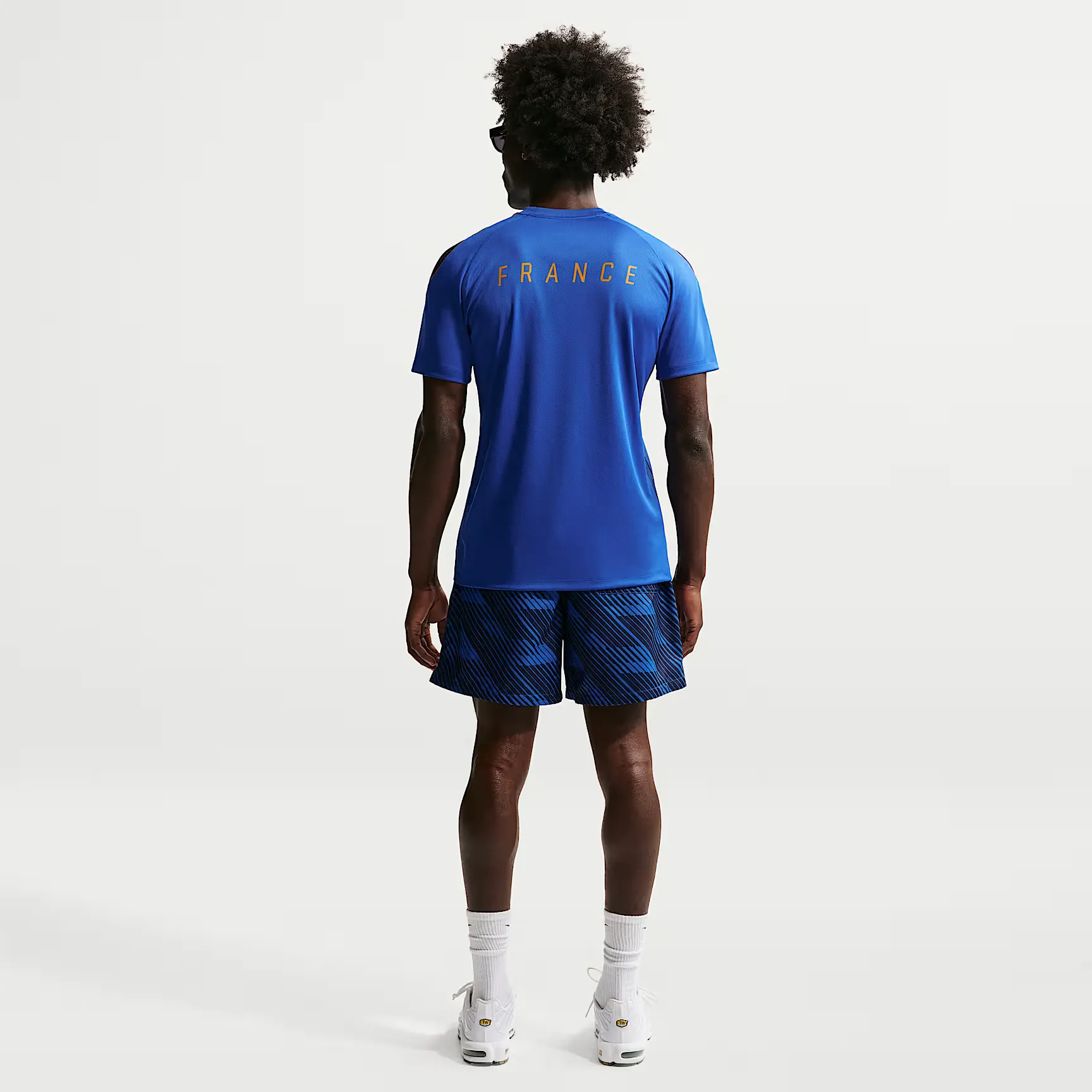 000000_Nike-Dri-FIT-FFF-Strike-Short-Sleeve-Top_Game-Royal-Blackened-Blue_IB6413-480_img4