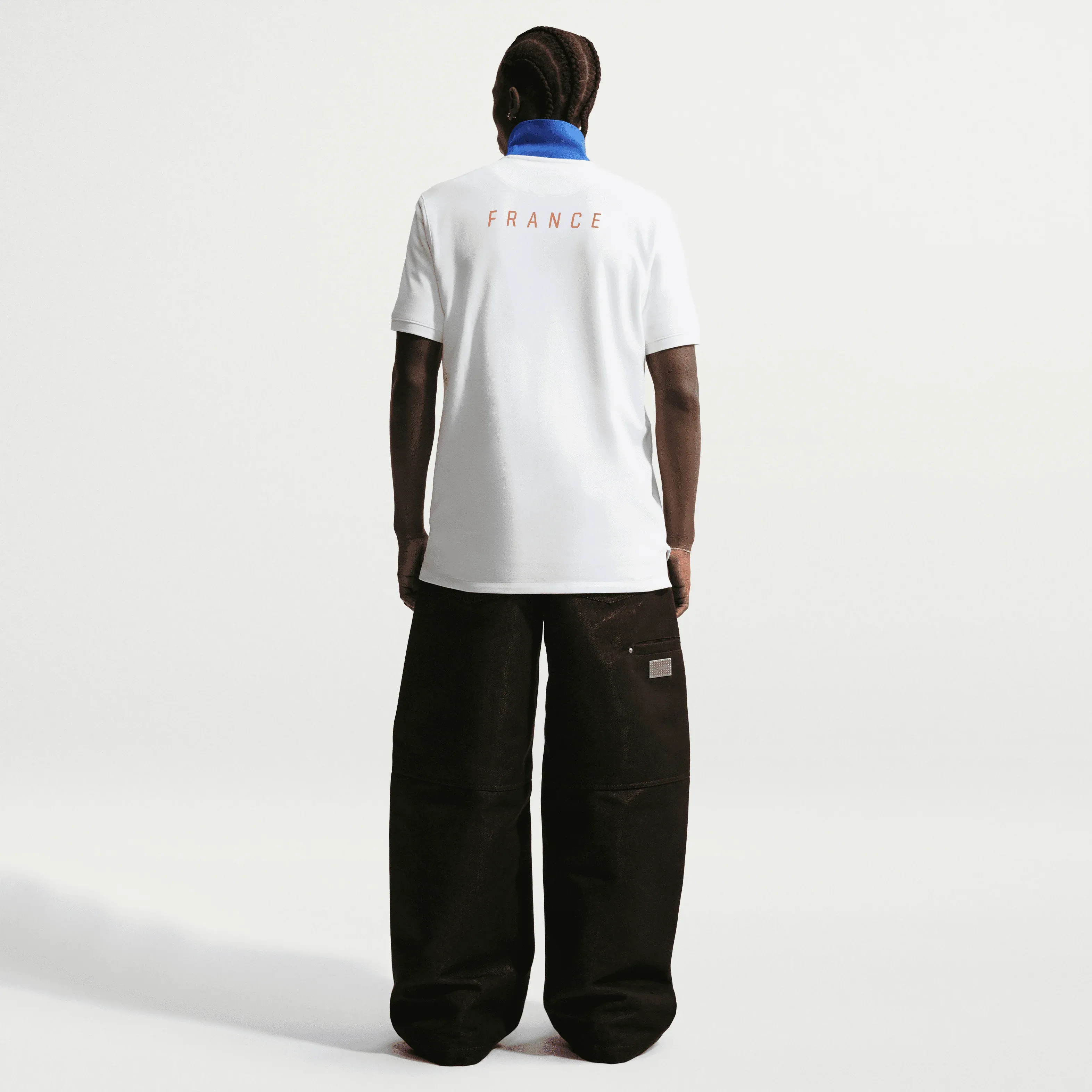 000000_Nike-Dri-FIT-FFF-The-Nike-Polo_White-Game-Royal_IQ6429-100_img1