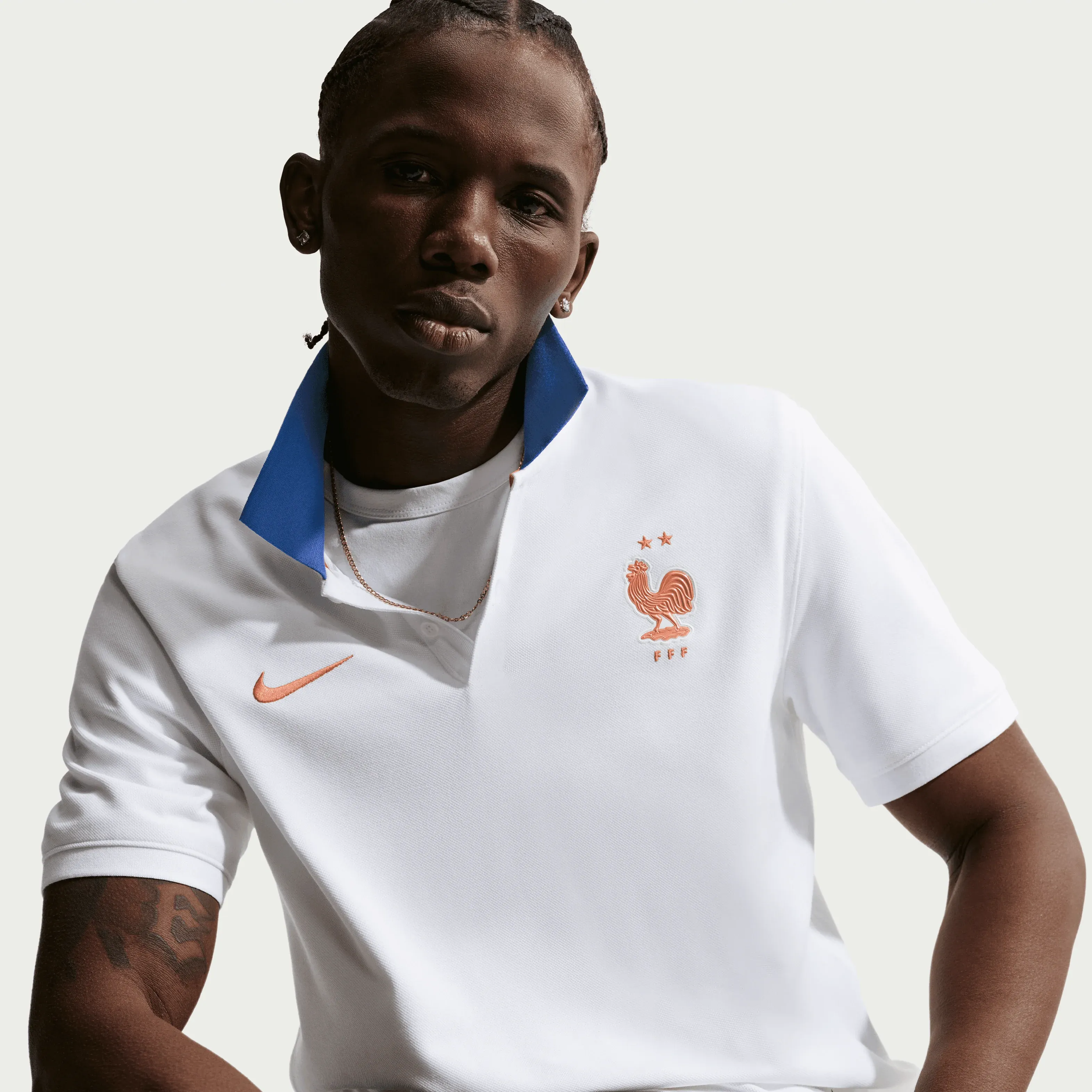 000000_Nike-Dri-FIT-FFF-The-Nike-Polo_White-Game-Royal_IQ6429-100_img4