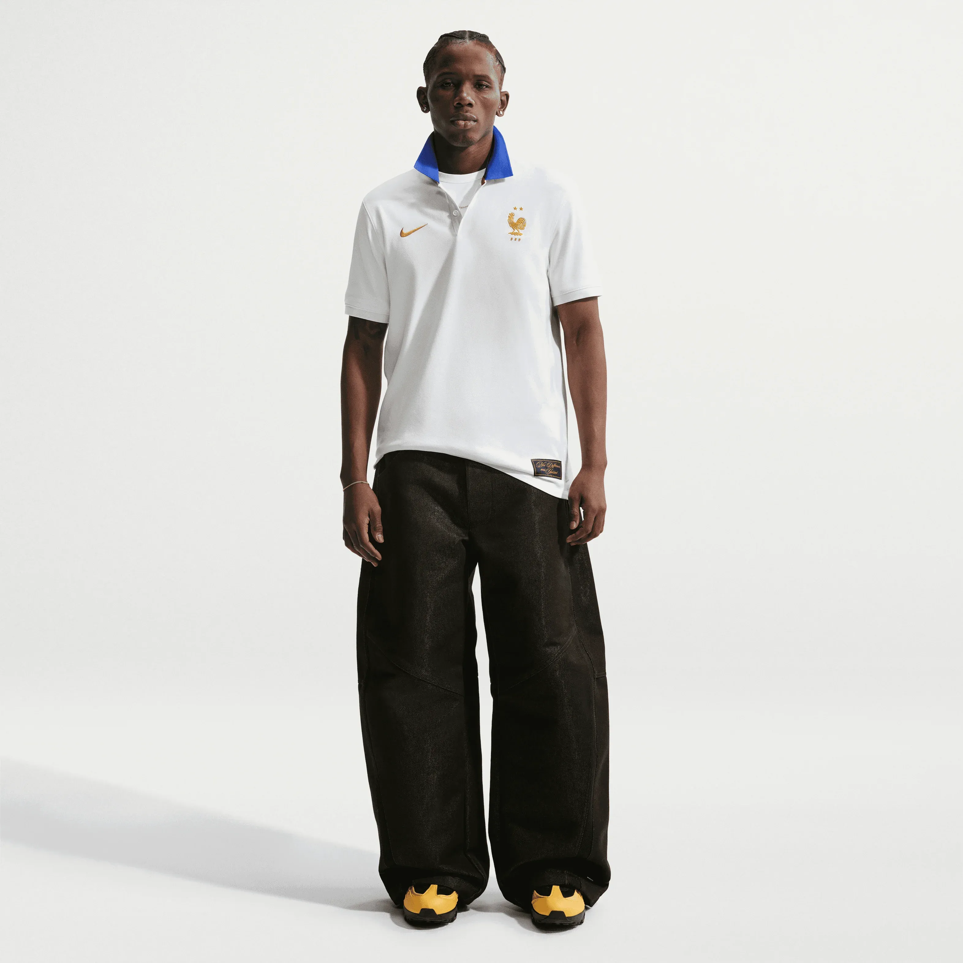 000000_Nike-Dri-FIT-FFF-The-Nike-Polo_White-Game-Royal_IQ6429-100_img0