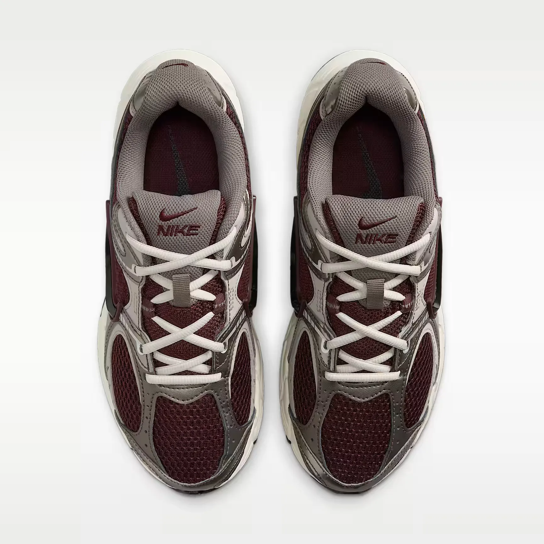 000000_Nike-V5-RNR-WMNS_Burgundy-Crush-College-Grey_HQ7901-602_img3