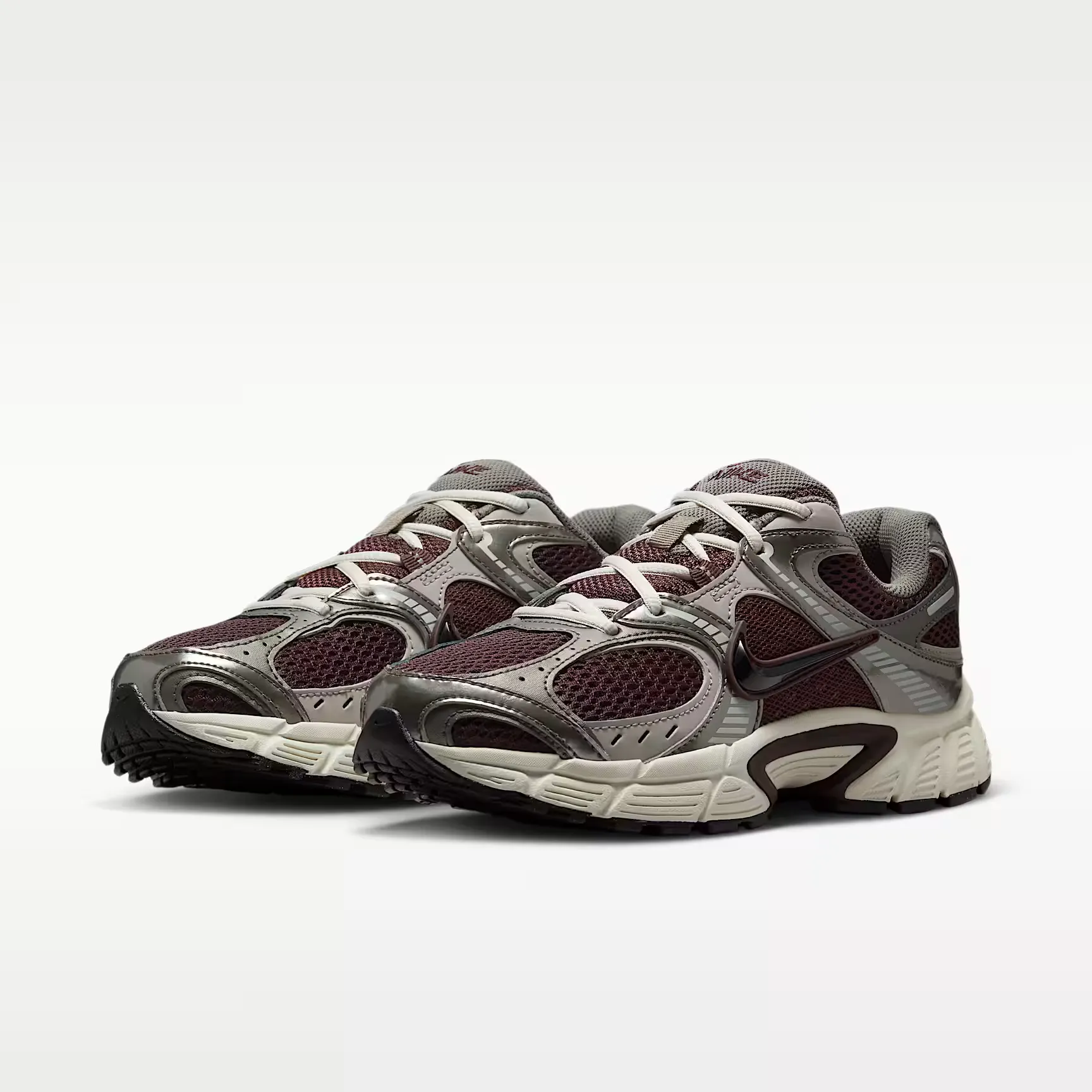 000000_Nike-V5-RNR-WMNS_Burgundy-Crush-College-Grey_HQ7901-602_img4
