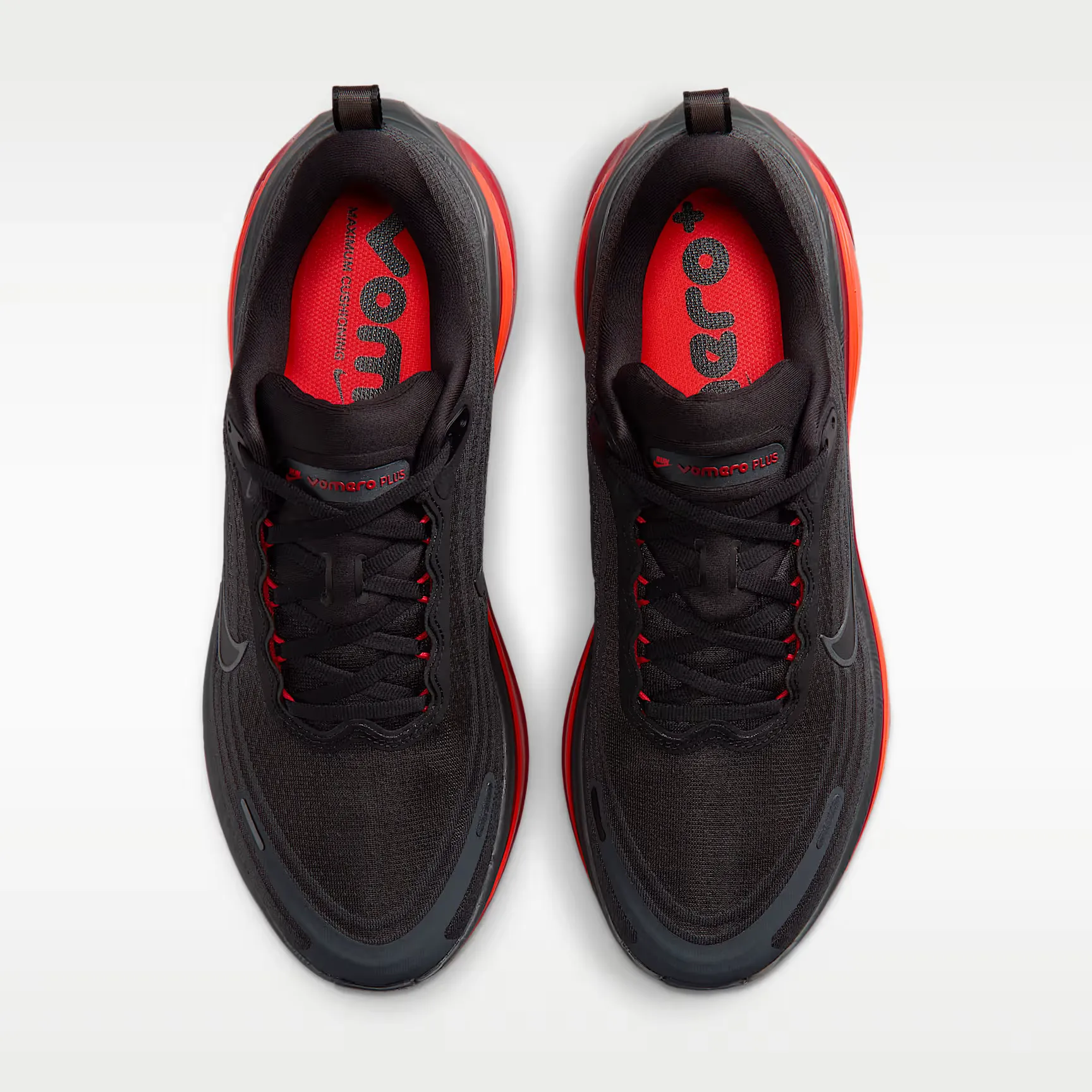 000000_Nike-Vomero-Plus_Anthracite-Black-Bright-Crimson_HV8150-017_img3