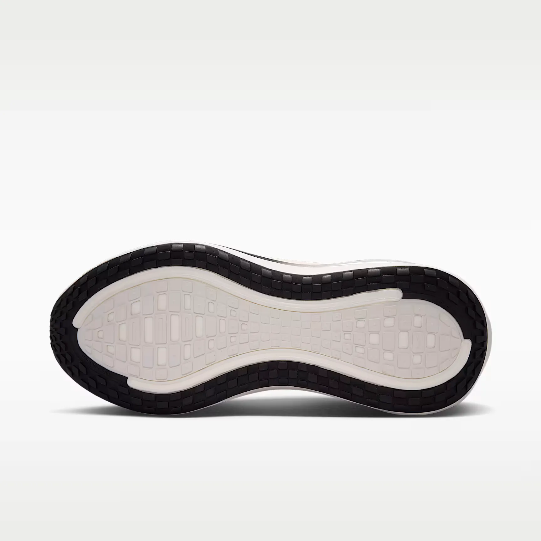 000000_Nike-Vomero-Plus-WMNS_Summit-White-Metallic-Silver_IO9916-101_img1