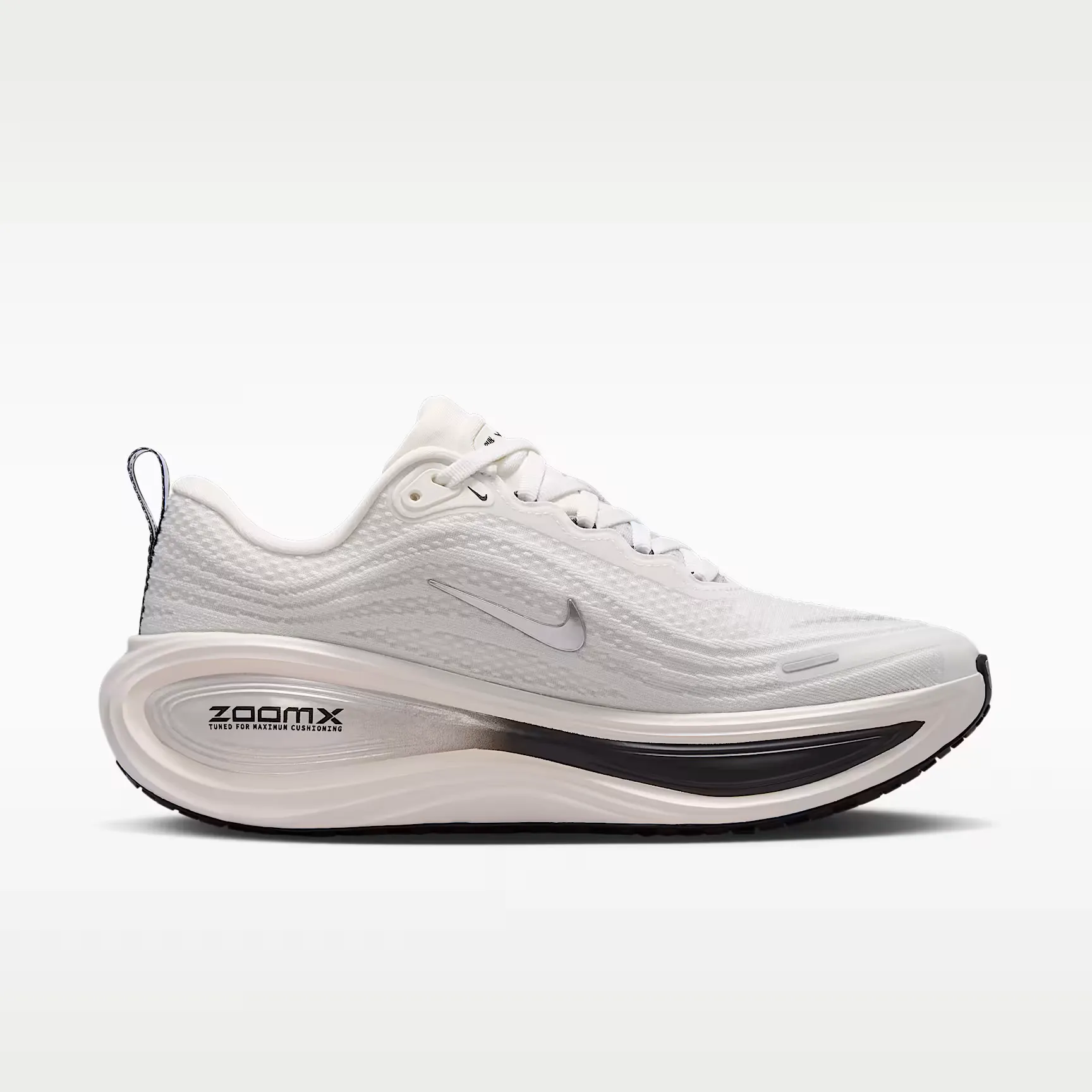 000000_Nike-Vomero-Plus-WMNS_Summit-White-Metallic-Silver_IO9916-101_img2