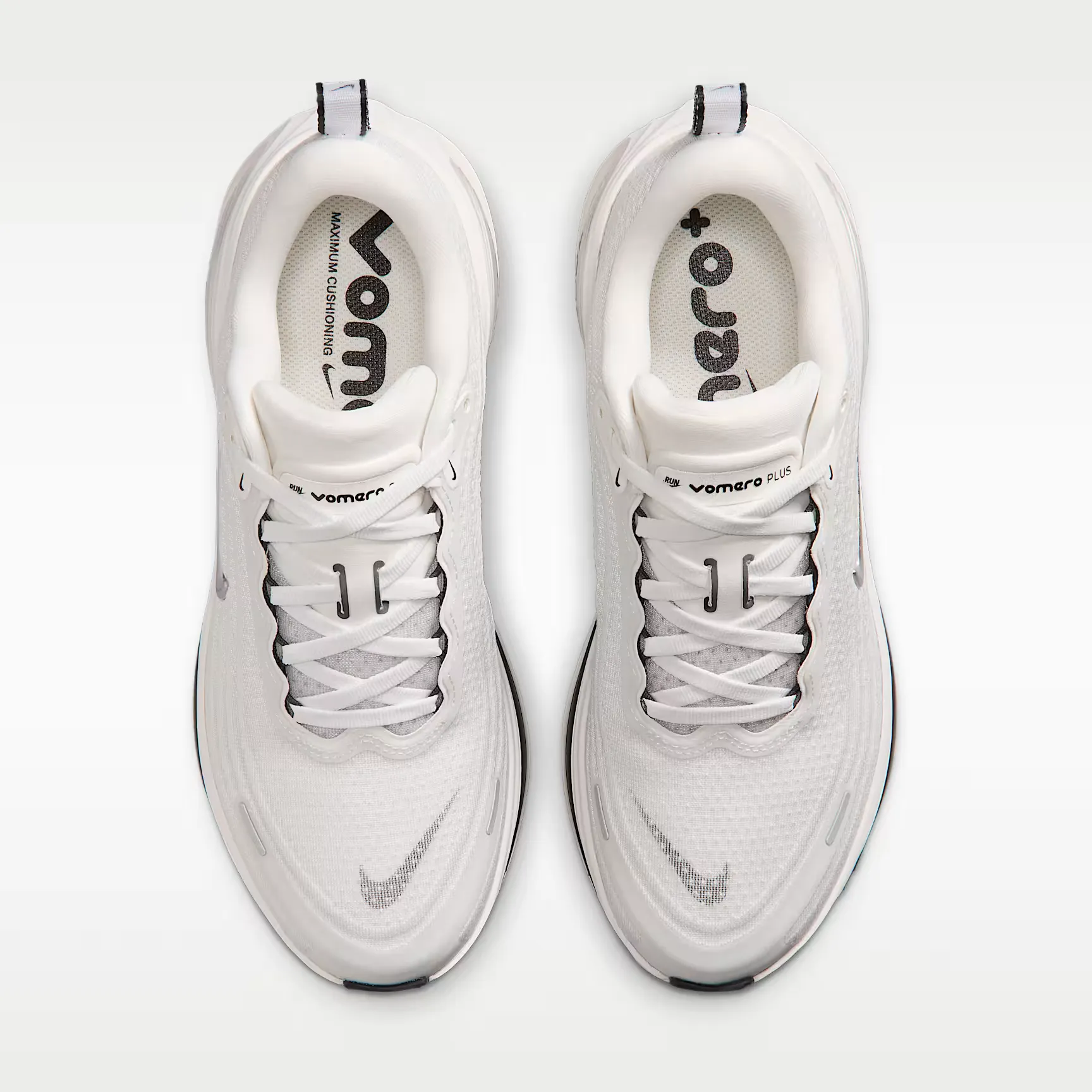 000000_Nike-Vomero-Plus-WMNS_Summit-White-Metallic-Silver_IO9916-101_img3