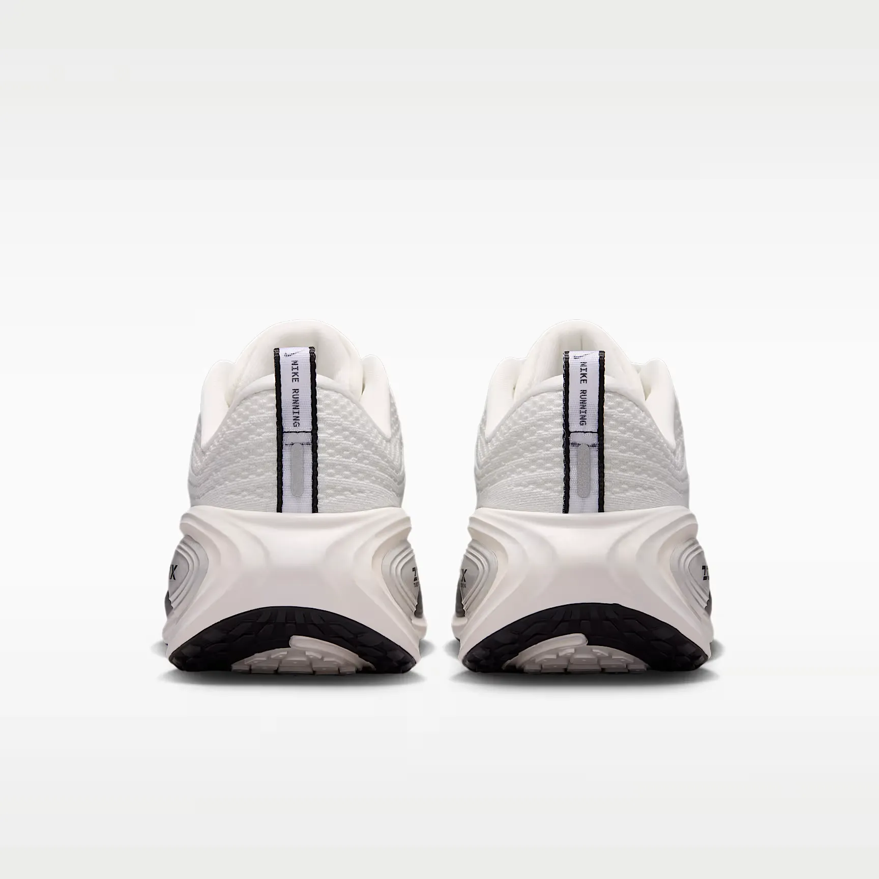 000000_Nike-Vomero-Plus-WMNS_Summit-White-Metallic-Silver_IO9916-101_img5