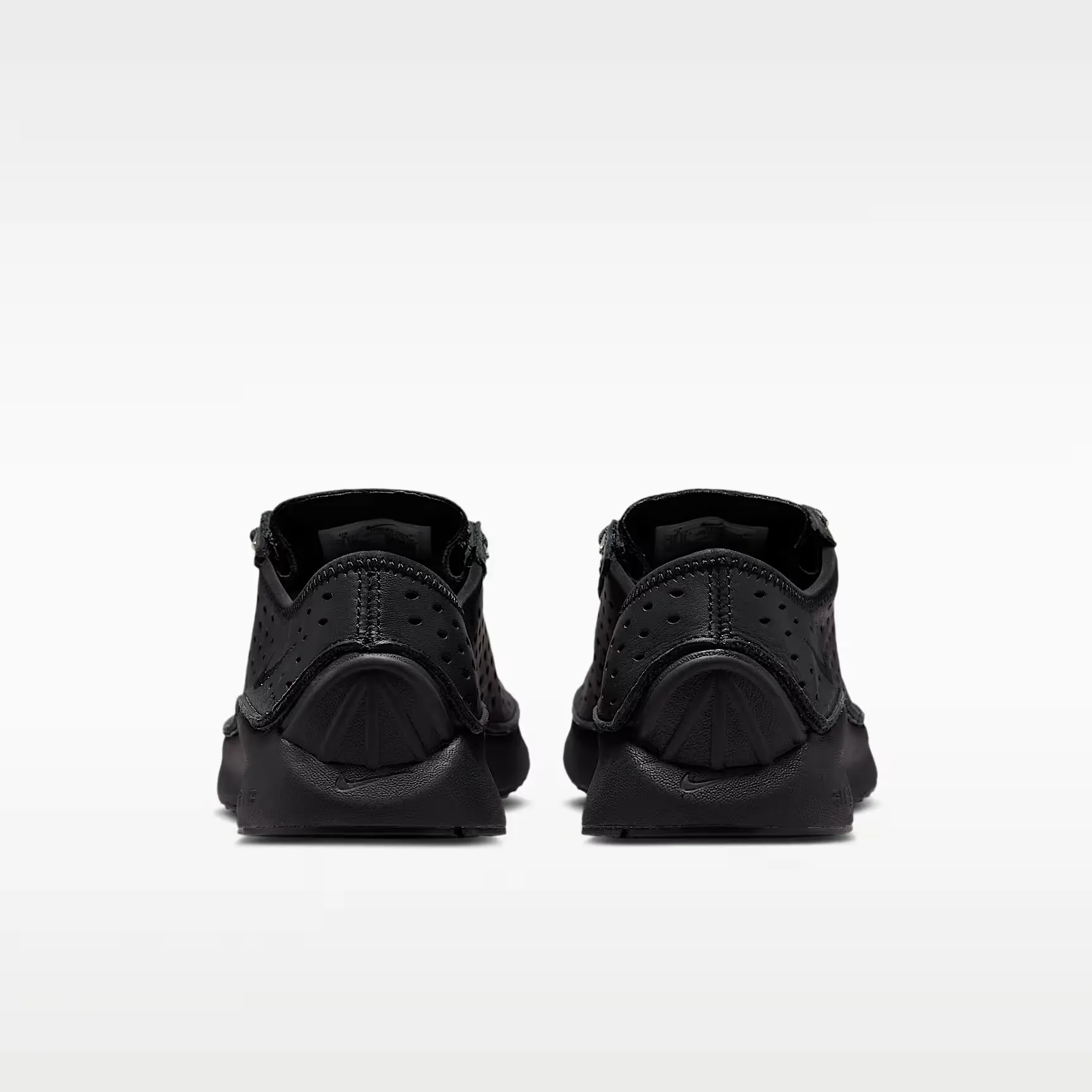 000000_Nike-Air-Superfly-WMNS_Triple-Black_II5345-001_img5