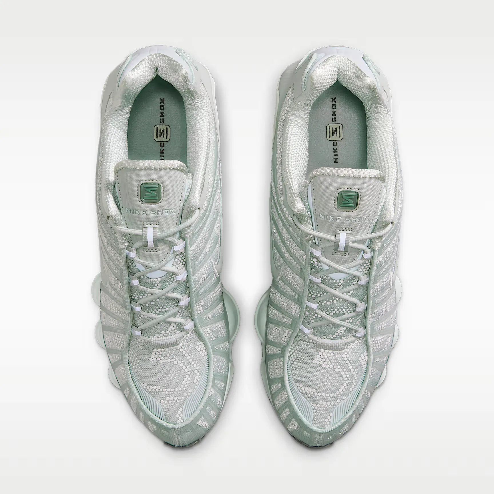 000000_Nike-Shox-TL_Light-Silver-Newsprint_IM4687-002_img3