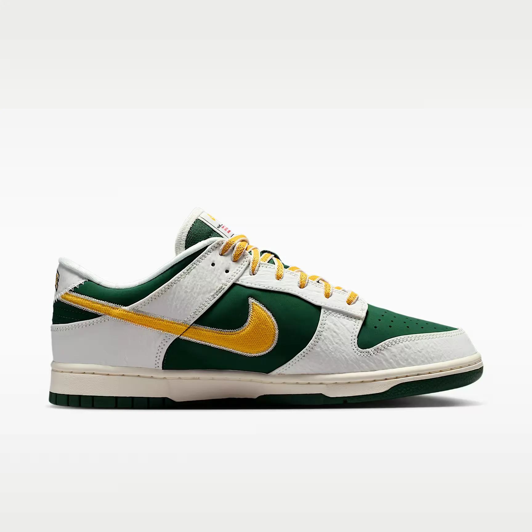 000000_Nike-Dunk-Low_Varsity-Jacket_IM4413-100_img2