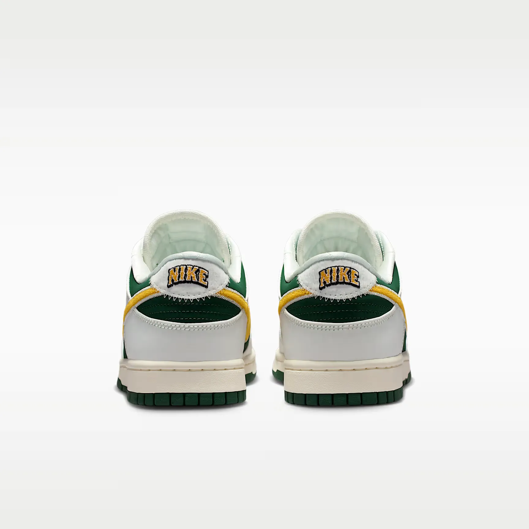 000000_Nike-Dunk-Low_Varsity-Jacket_IM4413-100_img5