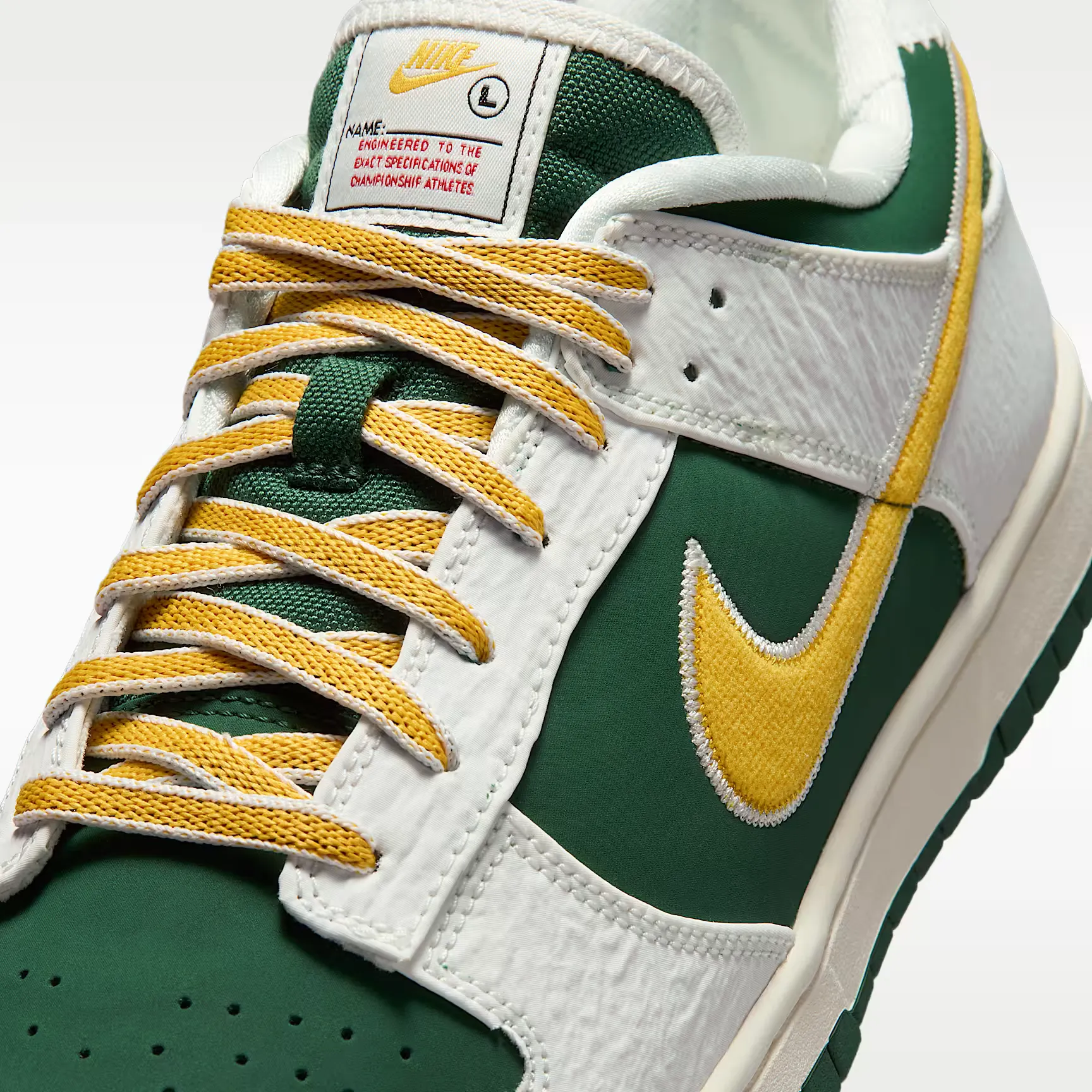 000000_Nike-Dunk-Low_Varsity-Jacket_IM4413-100_img6