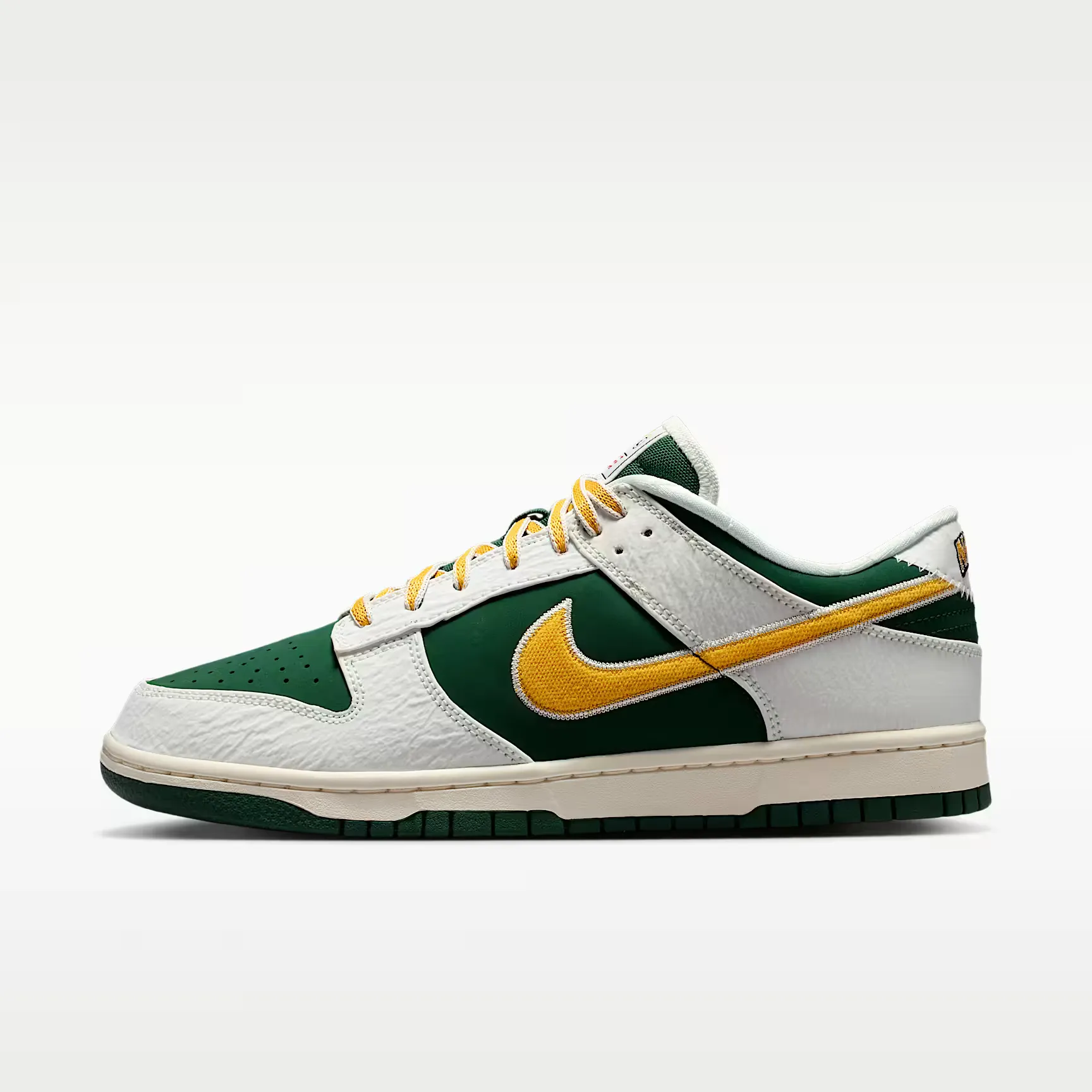000000_Nike-Dunk-Low_Varsity-Jacket_IM4413-100_img0