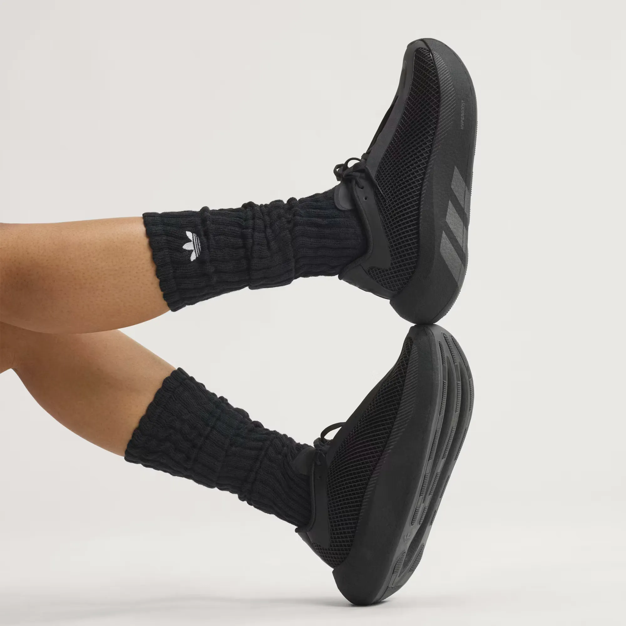 000000_adidas-Hyperboost-Euphoria_Triple-Black_LA6211_img1