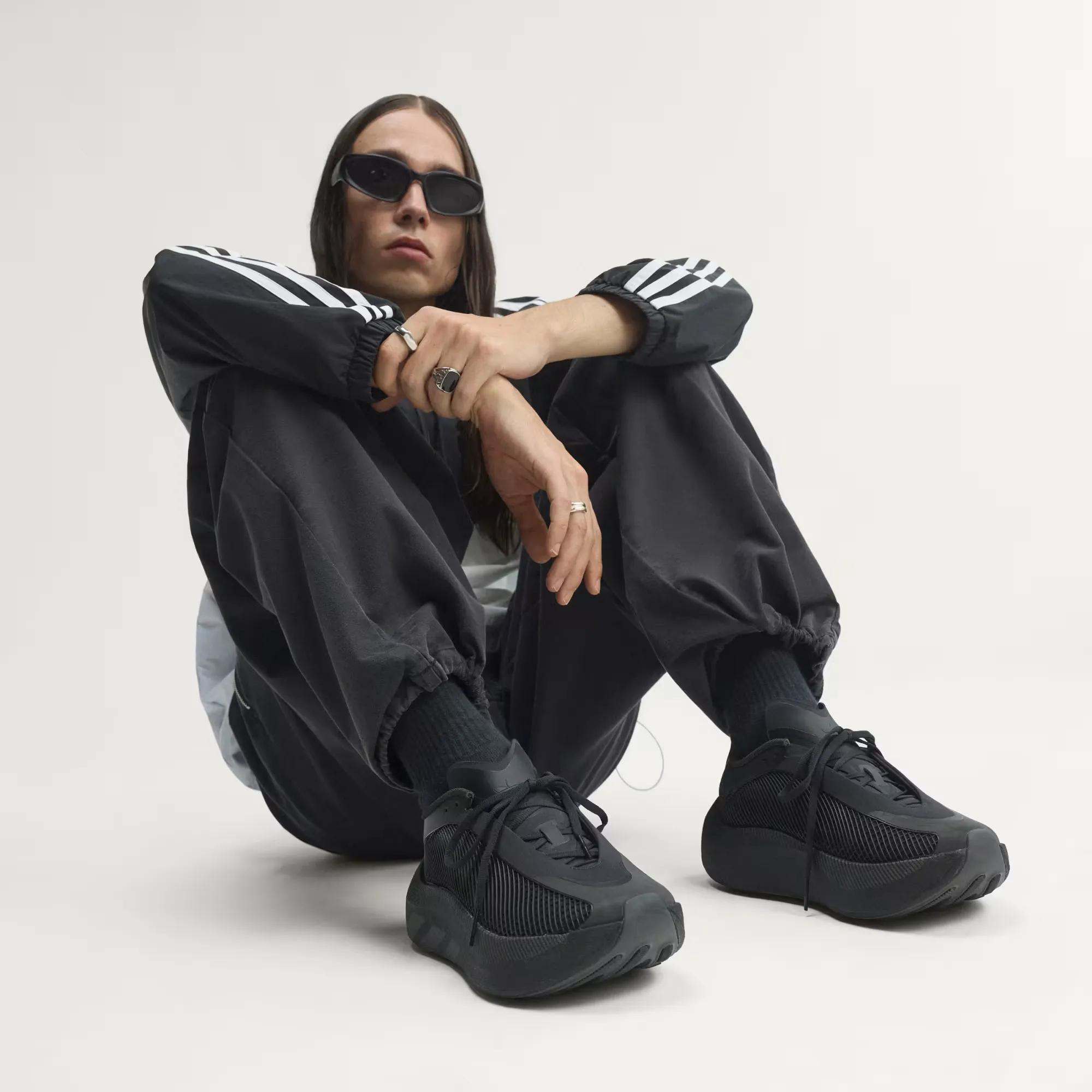 000000_adidas-Hyperboost-Euphoria_Triple-Black_LA6211_img7