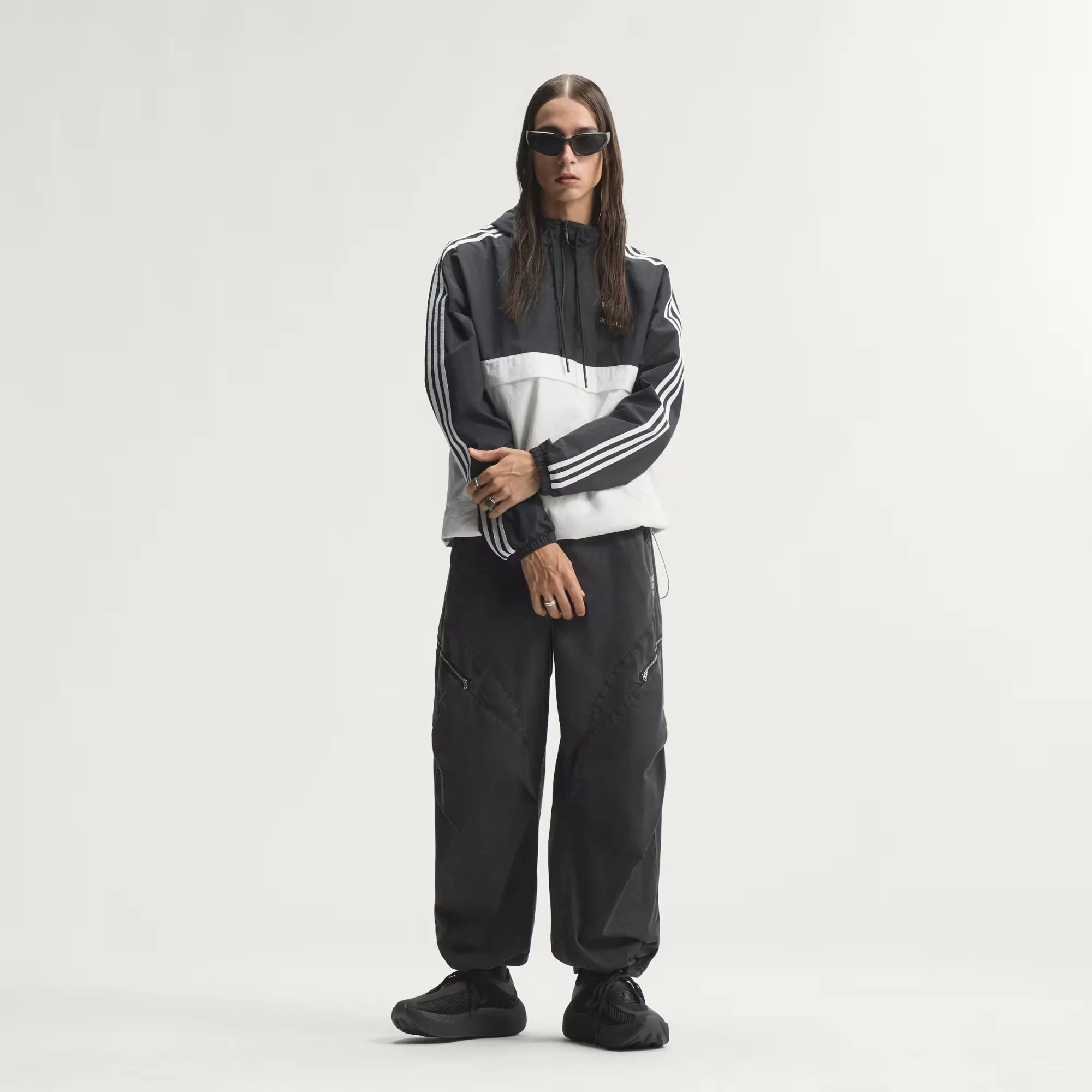 000000_adidas-Hyperboost-Euphoria_Triple-Black_LA6211_img8