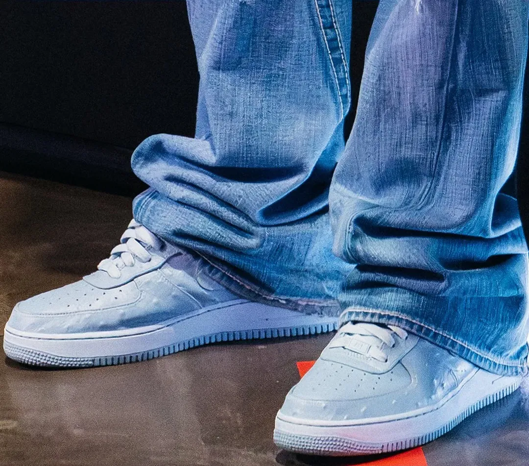 000000_Travis-Scott-x-Nike-Air-Force-1-Low-'07_Ice-Blue-Ostrich_JF7727-400_img4