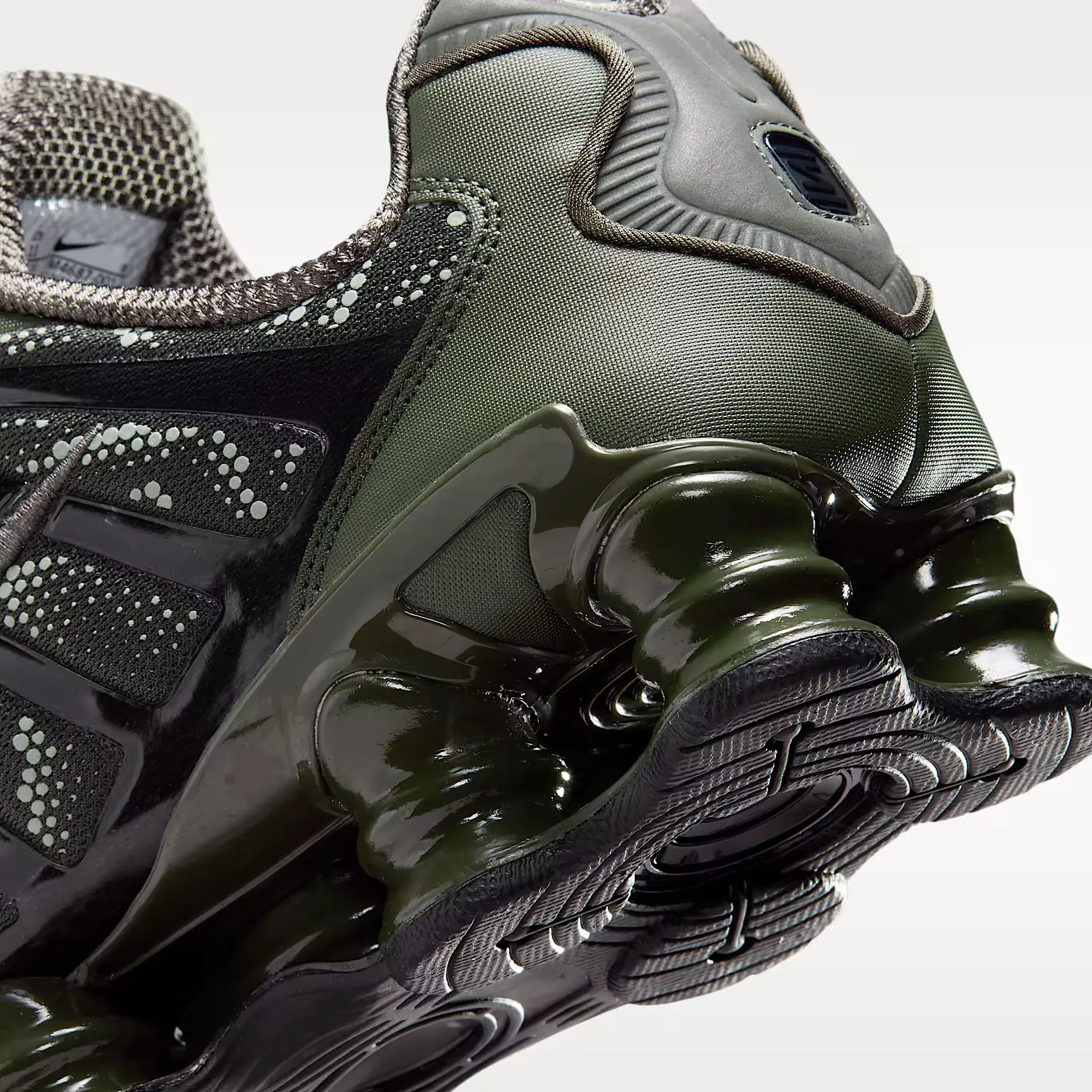 000000_Nike-Shox-TL_Newsprint-Black_IM4687-001_img7