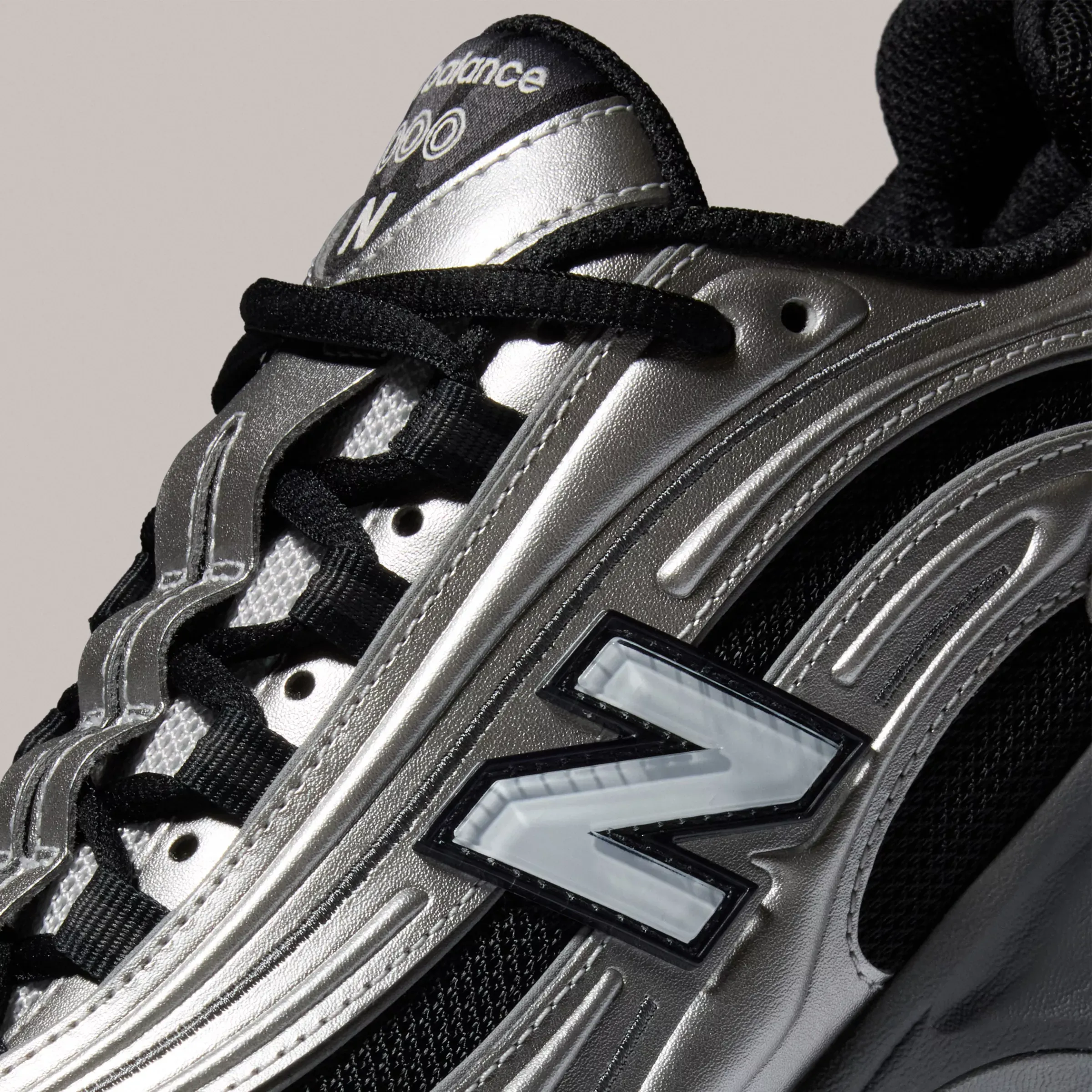 000000_New-Balance-1000_Silver-Metallic-Black_M1000EGR_img4
