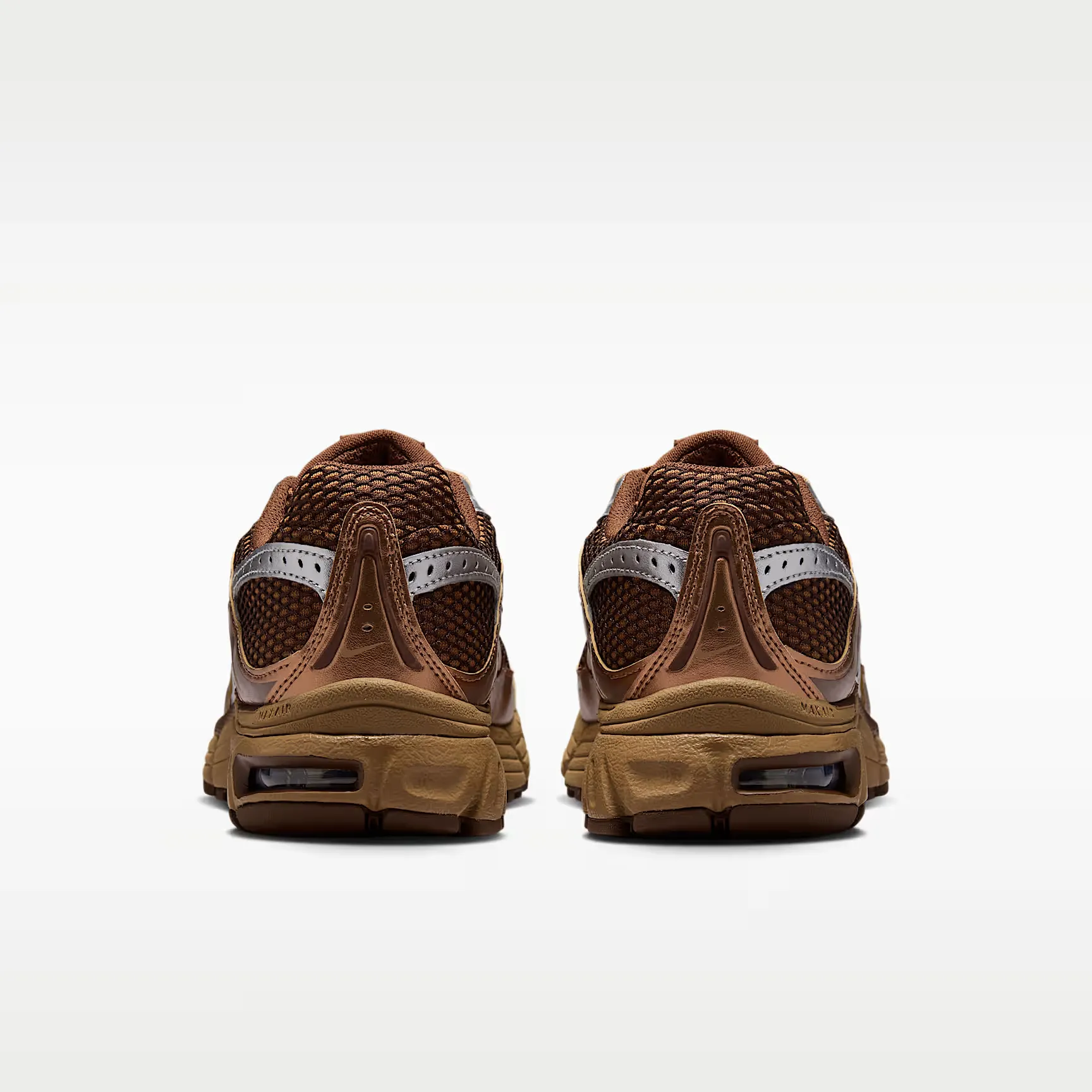 000000_Nike-Air-Max-Moto-2K-WMNS_Light-British-Tan-Cacao-Wow_HQ2056-202_img5