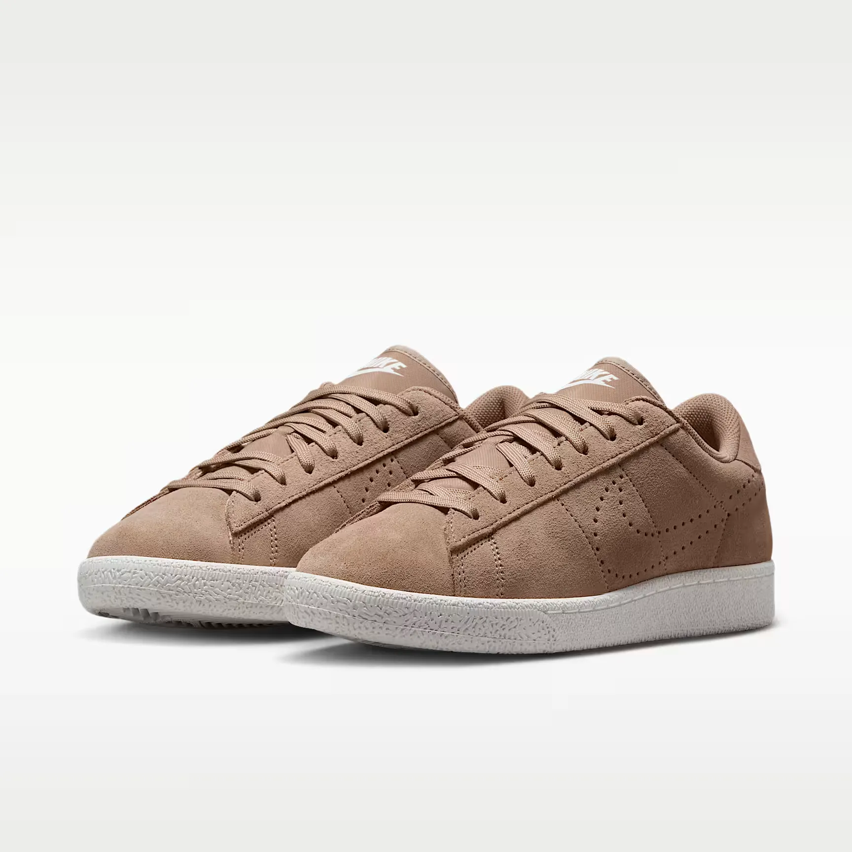 000000_Nike-Tennis-Classic-WMNS_British-Khaki-Sail_IQ7388-200_img4