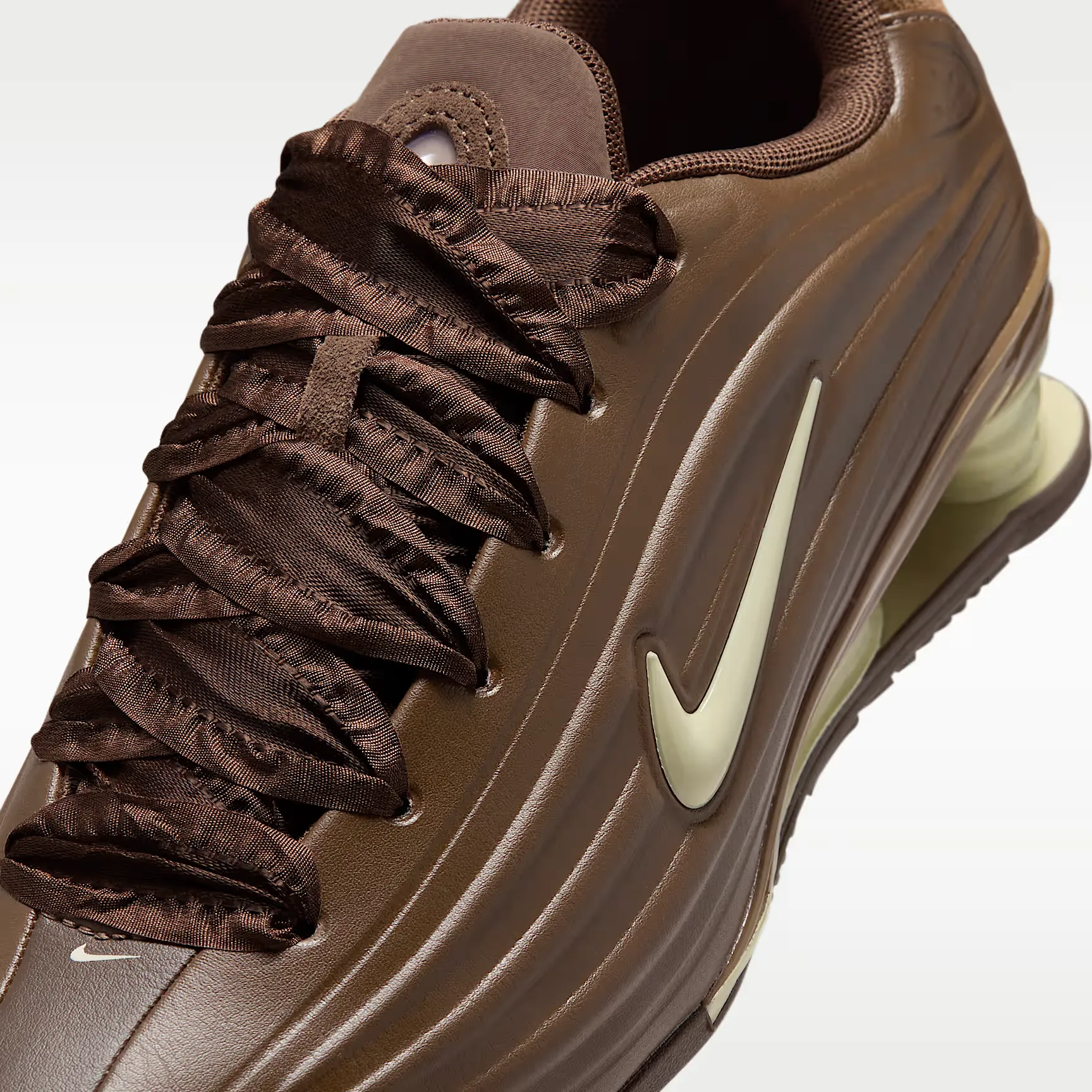 000000_Nike-Shox-Z-WMNS_Cacao-Wow_IV6171-200_img6