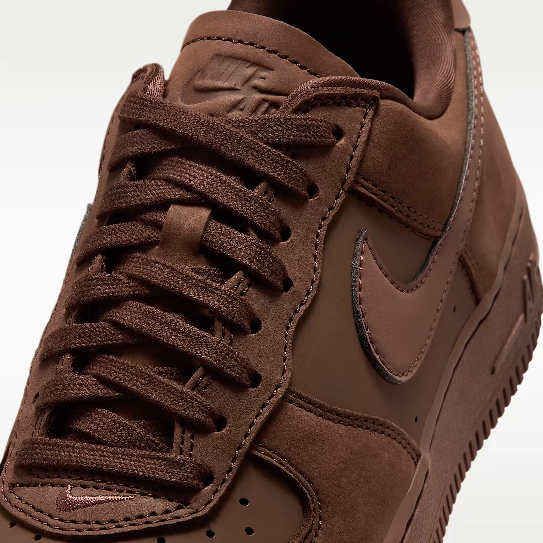 000000_Nike-Air-Force-1-Retro-Premium-WMNS_Cacao-Wow-Infinite-Sable_IQ9722-201_img6