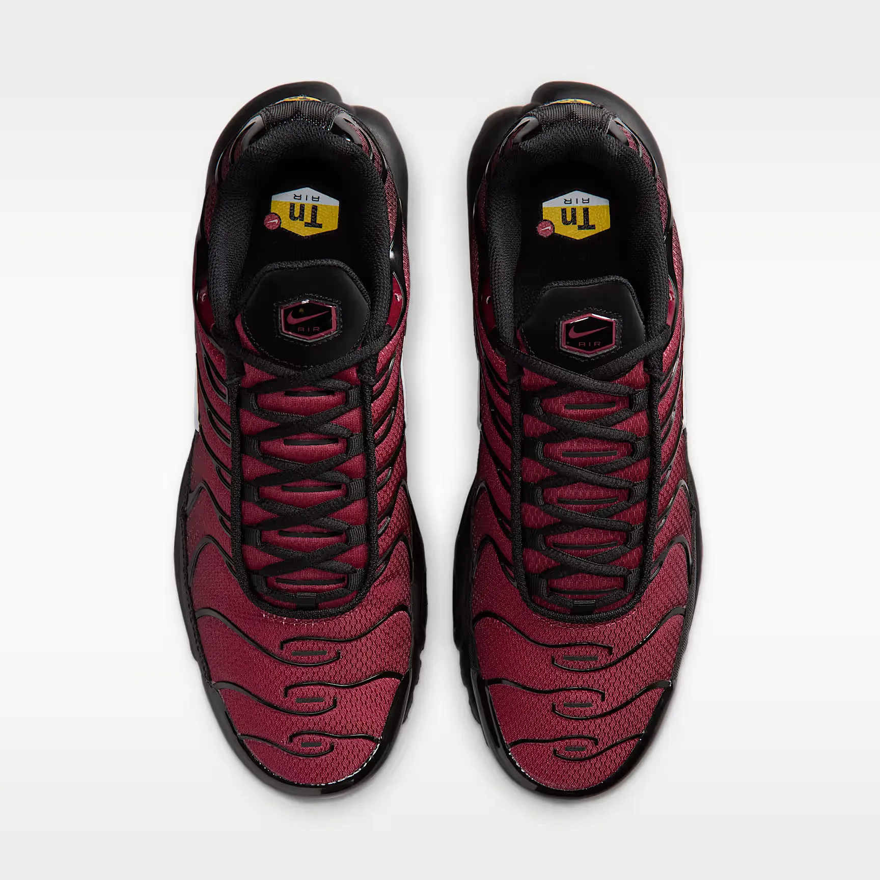 000000_Nike-Air-Max-Plus_Tough-Red-Black_DM0032-601_img3