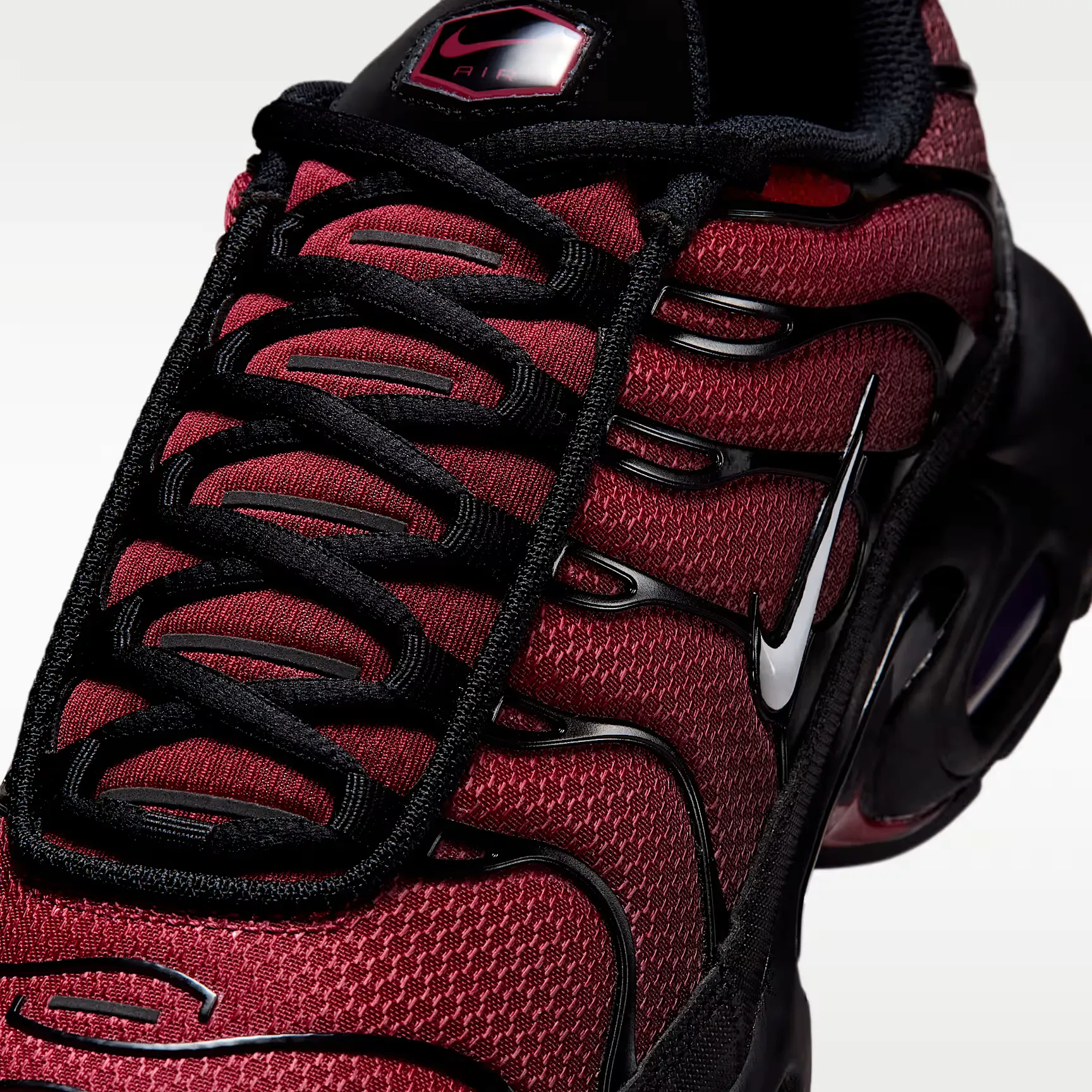 000000_Nike-Air-Max-Plus_Tough-Red-Black_DM0032-601_img6