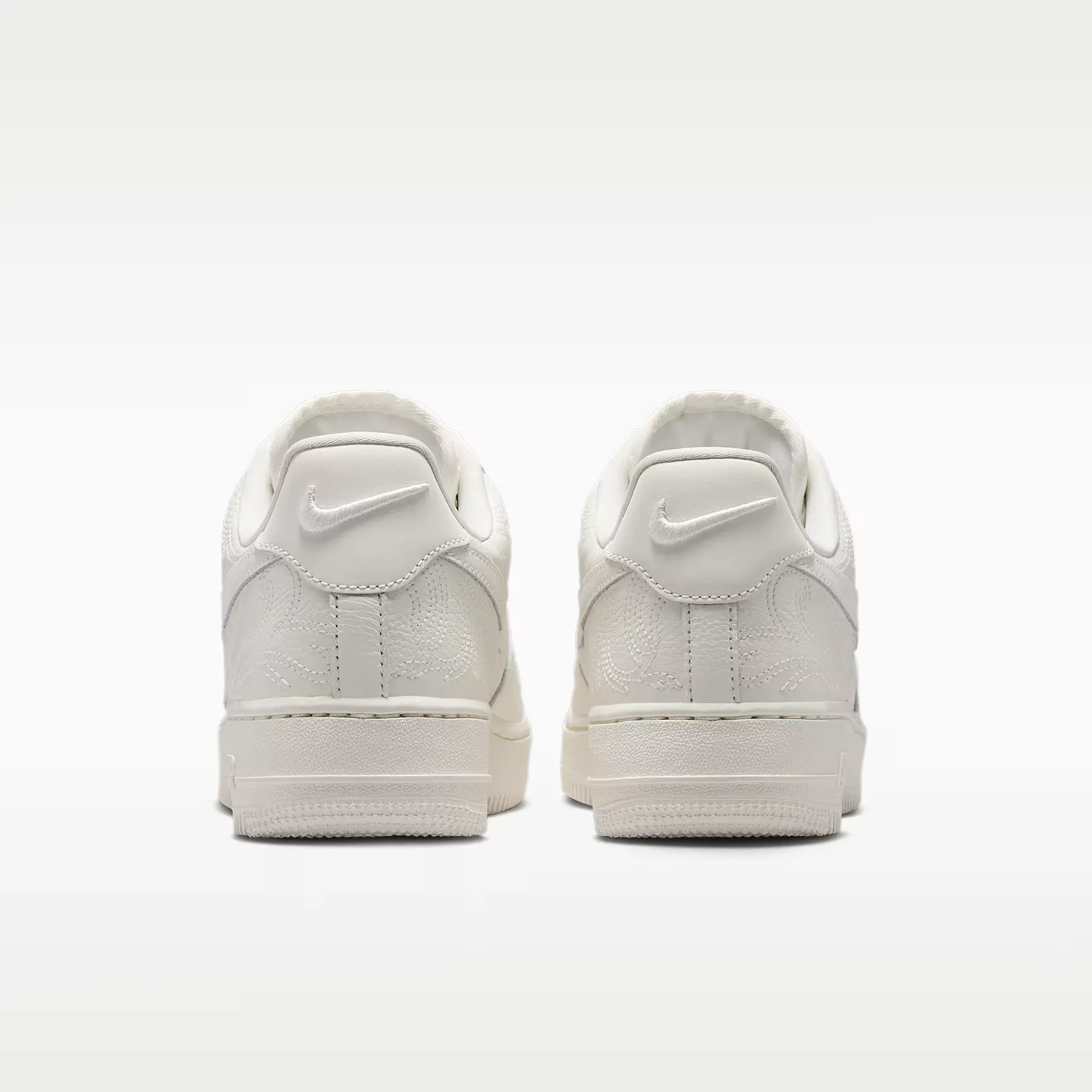 000000_Nike-Air-Force-1-'07-WMNS_Sail_IO4842-100_img5