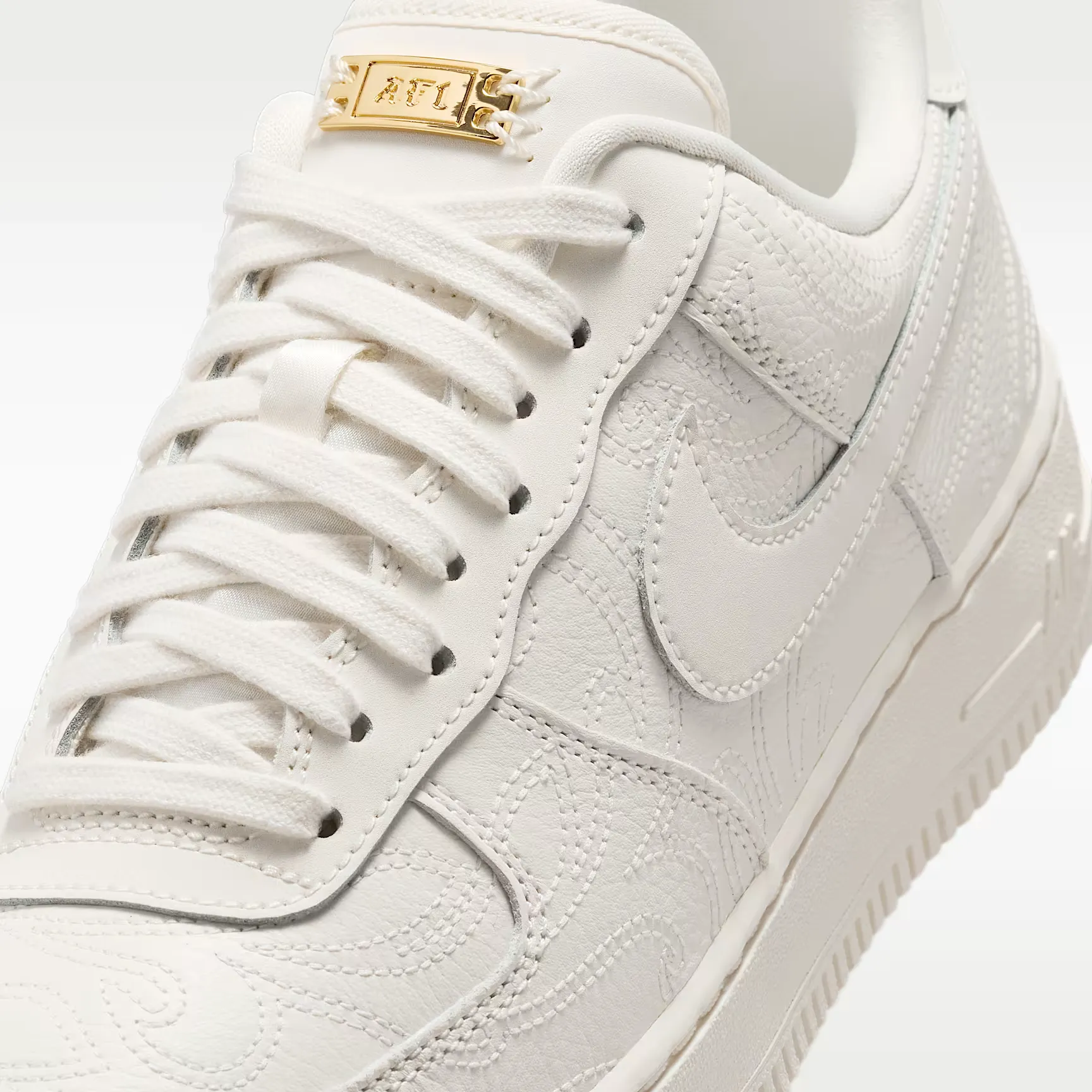 000000_Nike-Air-Force-1-'07-WMNS_Sail_IO4842-100_img6