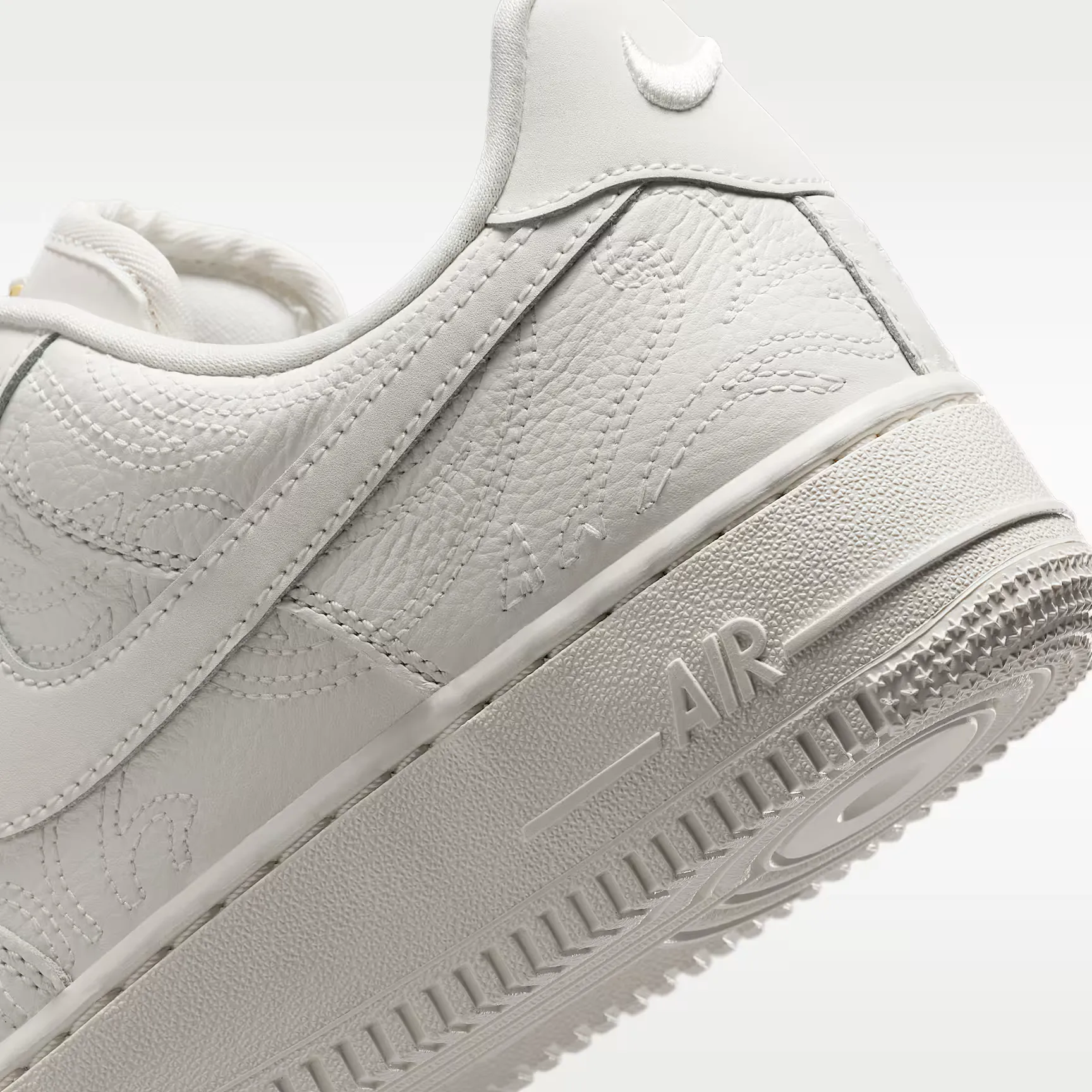 000000_Nike-Air-Force-1-'07-WMNS_Sail_IO4842-100_img7