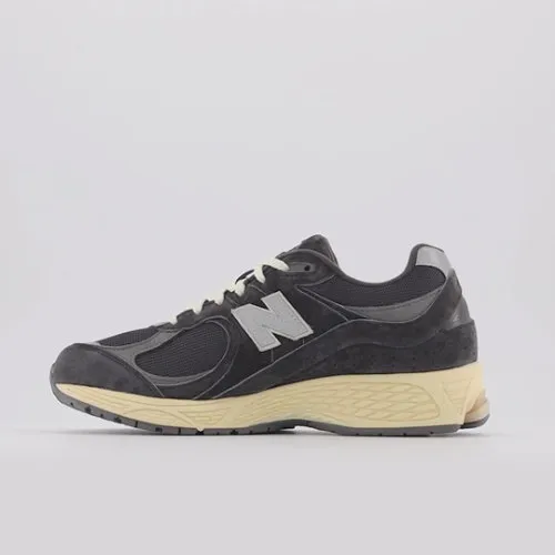 373639_New-Balance-2002R_PHANTOM_M2002RHO_img1