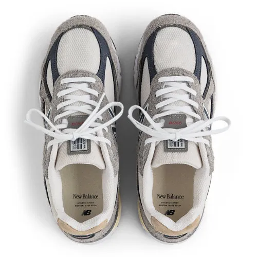 7F7976_New-Balance-990V4-Made-In-USA_GREY-SUEDE_U990TA4_img1