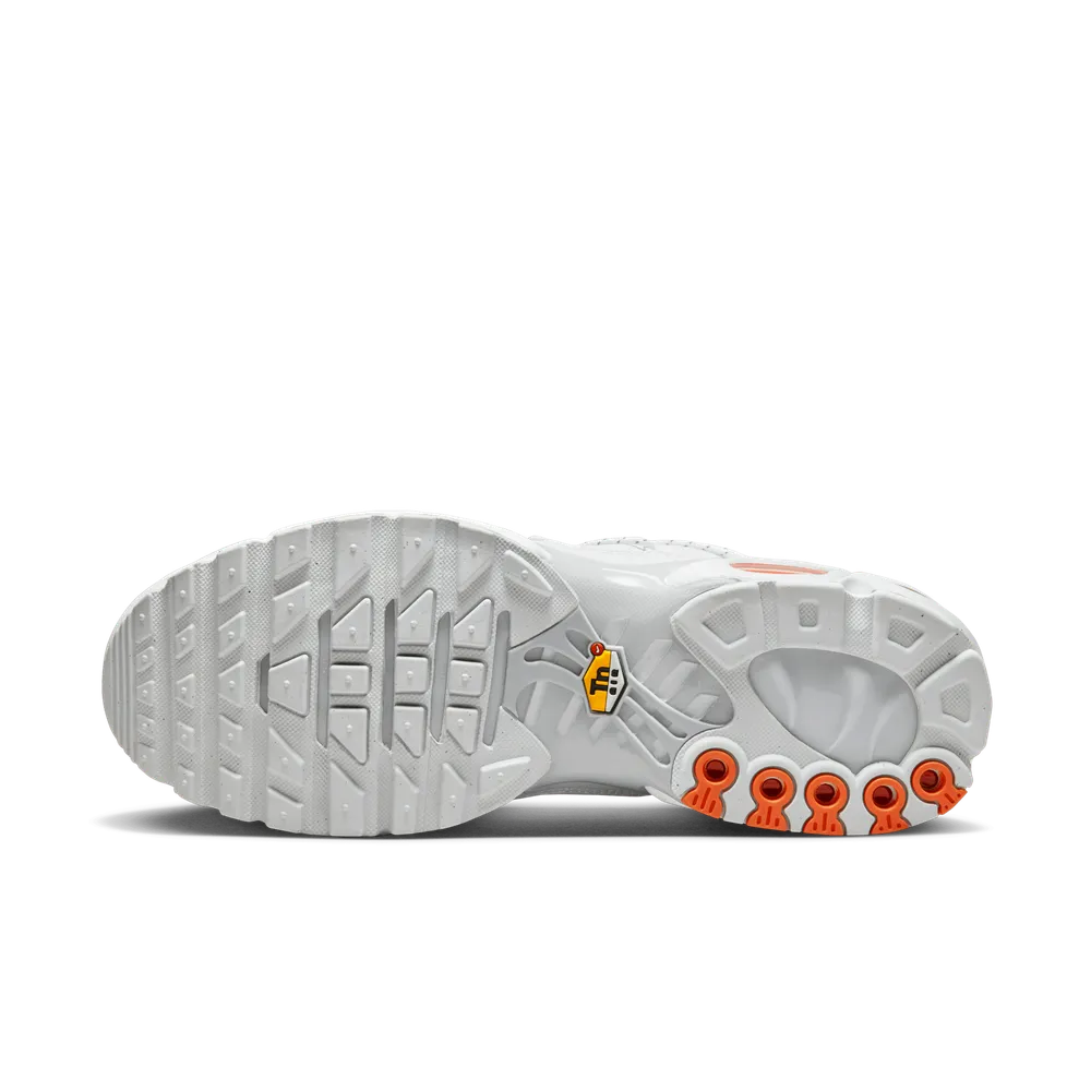 CECECE_Nike-Air-Max-Plus-Utility_WHITE-SAFETY-ORANGE_FJ4232-100_img2