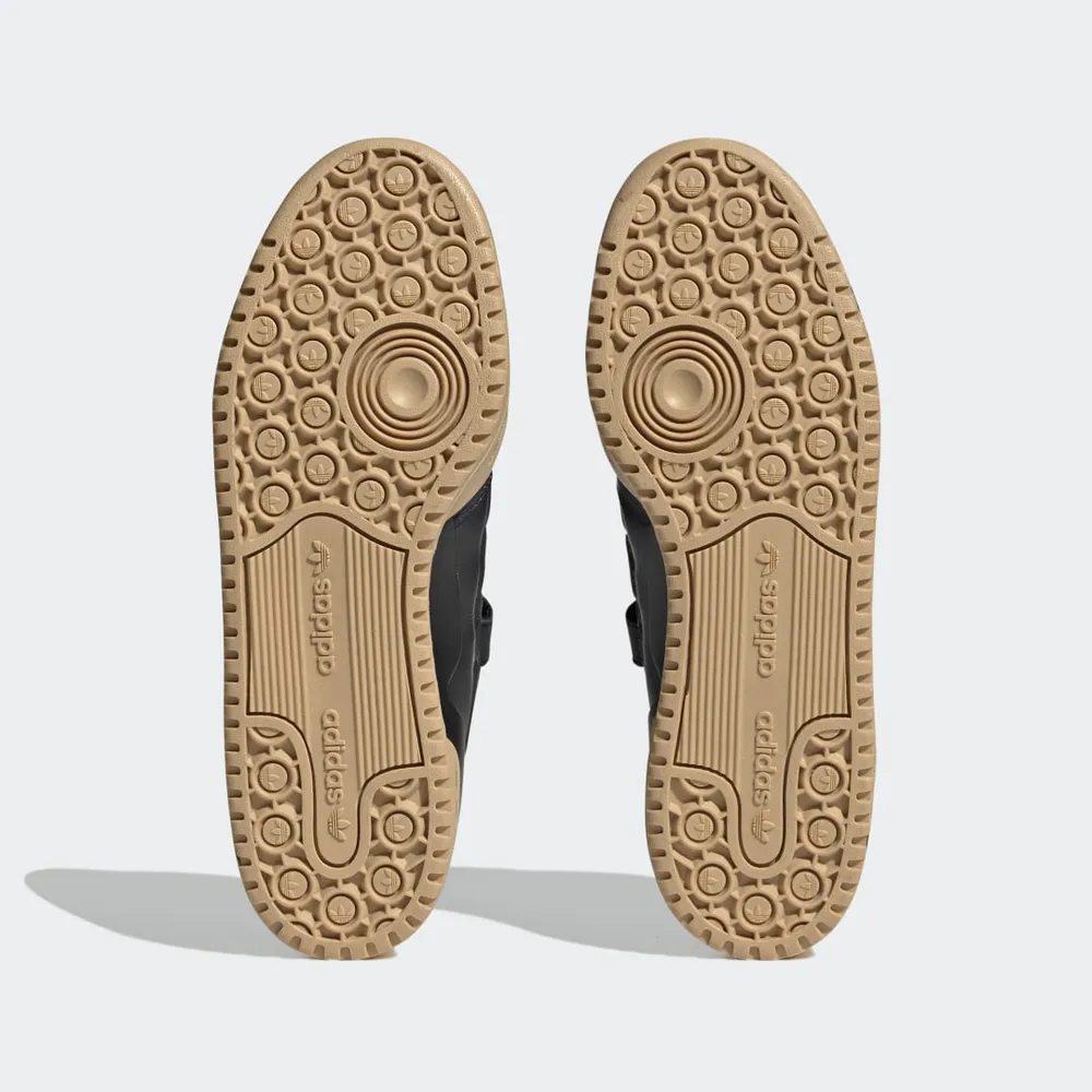 41423F_SVD-CKC-x-adidas-Consortium-Forum-Low_CORE-BLACK-PURPLE-RUSH_IF7902_img1
