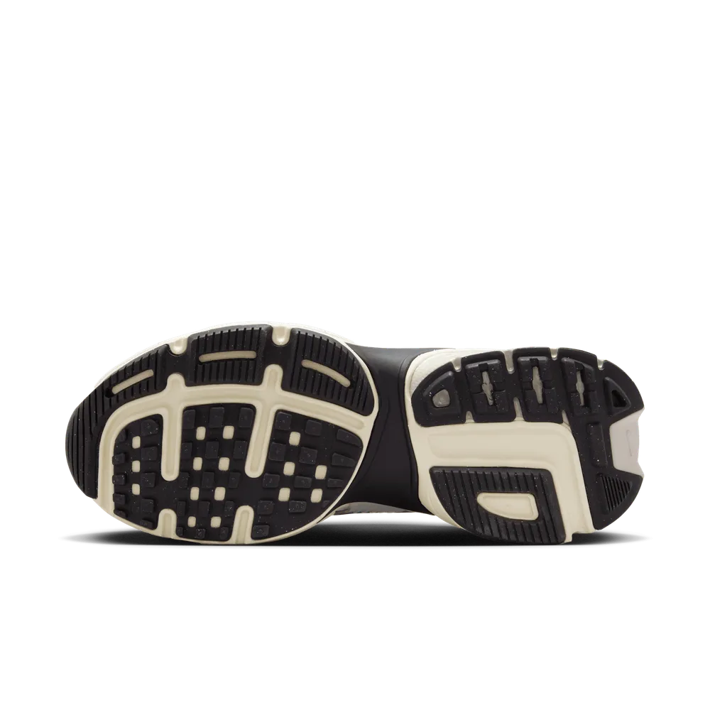 C1C2C4_Nike-V2K-Run_METALLIC-SILVER_FD0736-100_img3