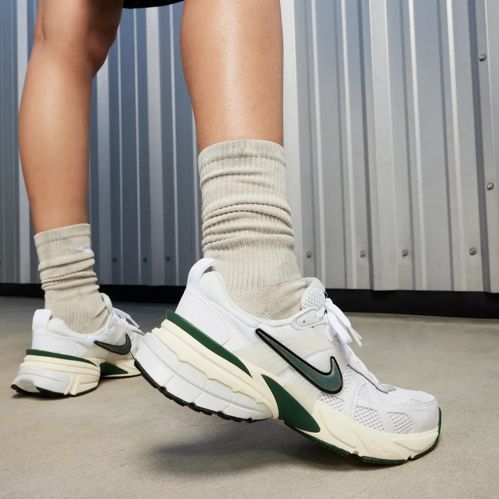25362C_Nike-V2K-Run_WHITE-GREEN_FD0736-101_img1