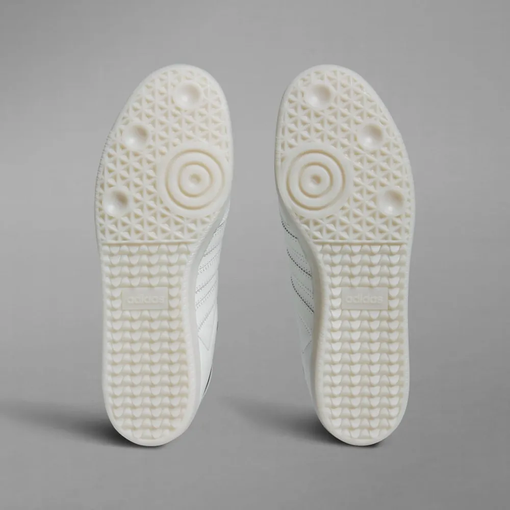 DFD8C6_Pharrell-Williams-x-adidas-Samba-Humanrace_WHITE_IF5124_img2