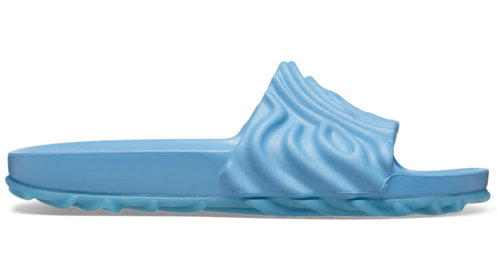 4D7397_Salehe-Bembury-x-Crocs-Pollex-Slide_TASHMOO-BLUE_208685-4OH_img0