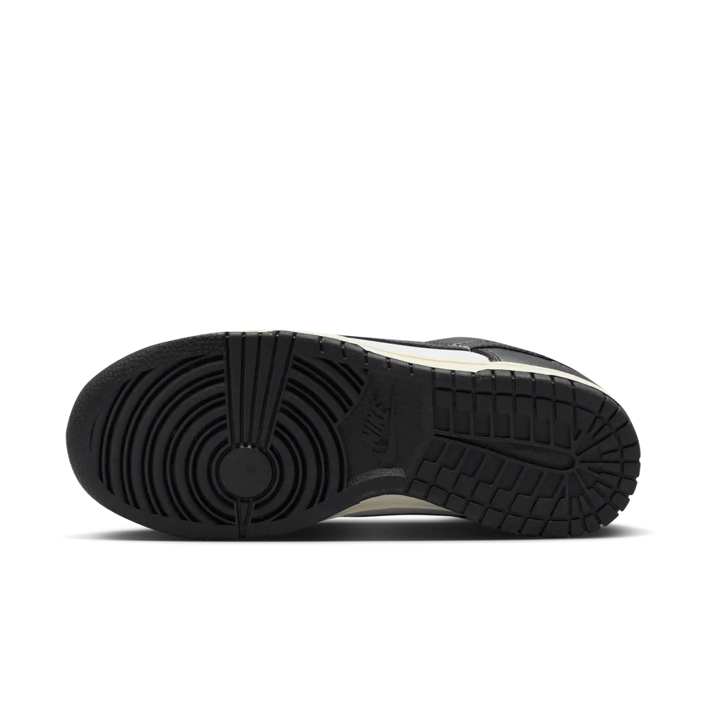 333739_Nike-Dunk-Low-WMNS_VINTAGE-PANDA_FQ8899-100_img1