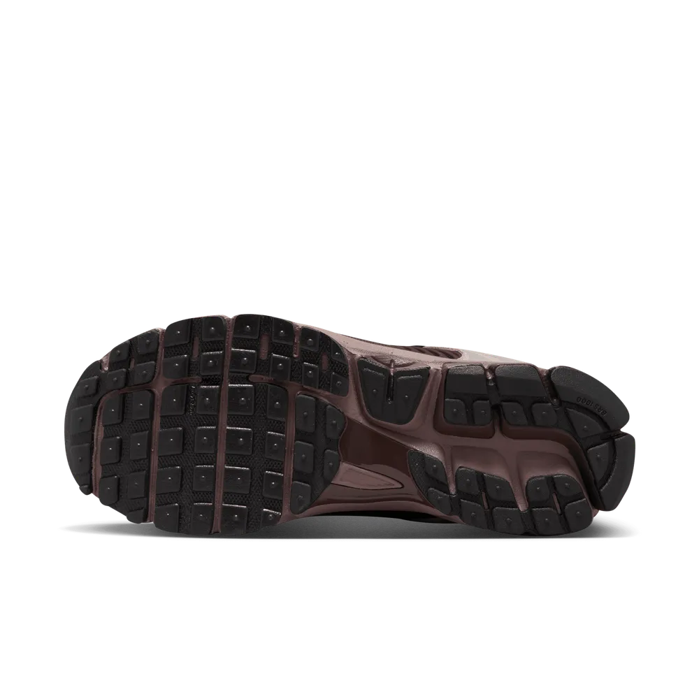 413736_Nike-Zoom-Vomero-5_PLUM-ECLIPSE_FV1166-200_img1