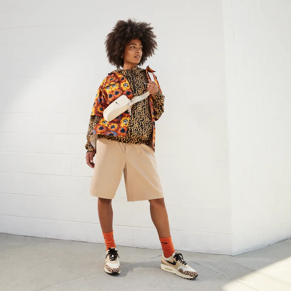 D1BFA9_Nike-Air-Max-1-'87-WMNS_LEOPARD-_FV6605-200_img2