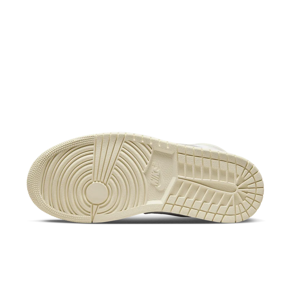 D3CFB4_Air-Jordan-1-High-WMNS-MM_COCONUT-MILK_FB9891-100_img1