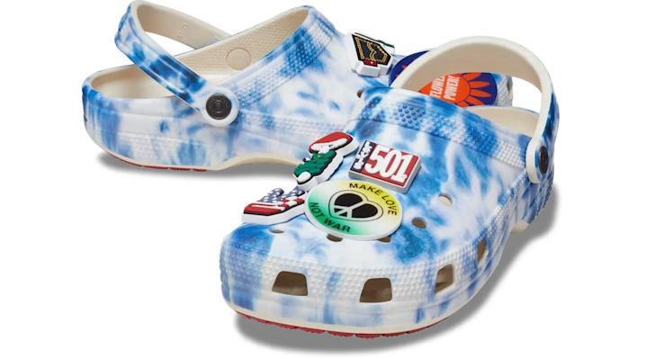 579FD7_Levi's-x-Crocs-Classic-Clog_STUCCO-_208918-160_img1